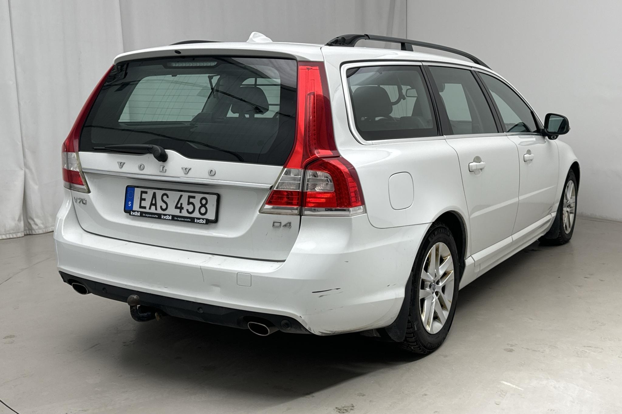 Volvo V70 II D4 (181hk) - 270 490 km - Käsitsi - valge - 2015