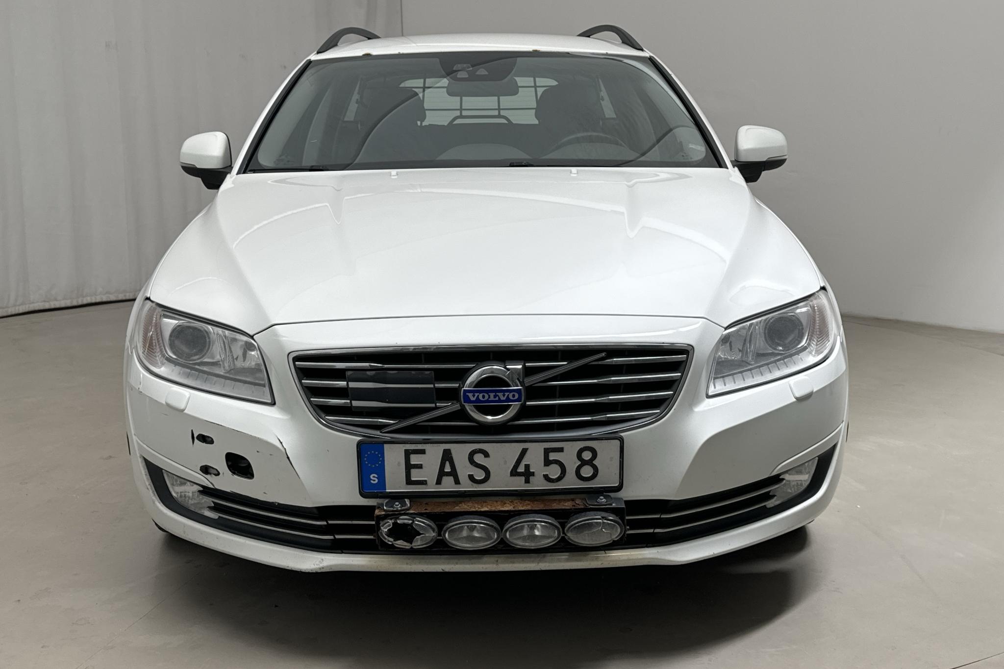 Volvo V70 II D4 (181hk) - 270 490 km - Manualna - biały - 2015