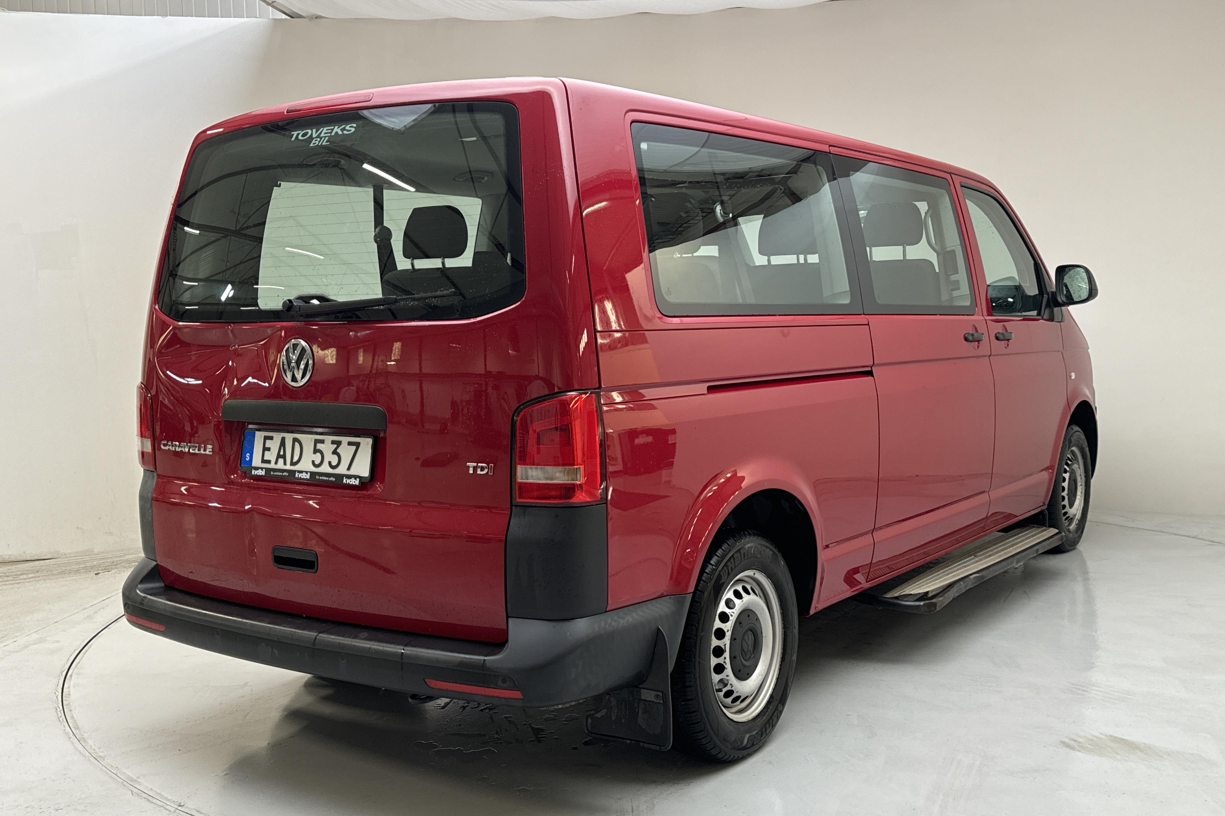 VW Caravelle T5 2.0 TDI (140hk) - 86 410 km - Manualna - czerwony - 2015