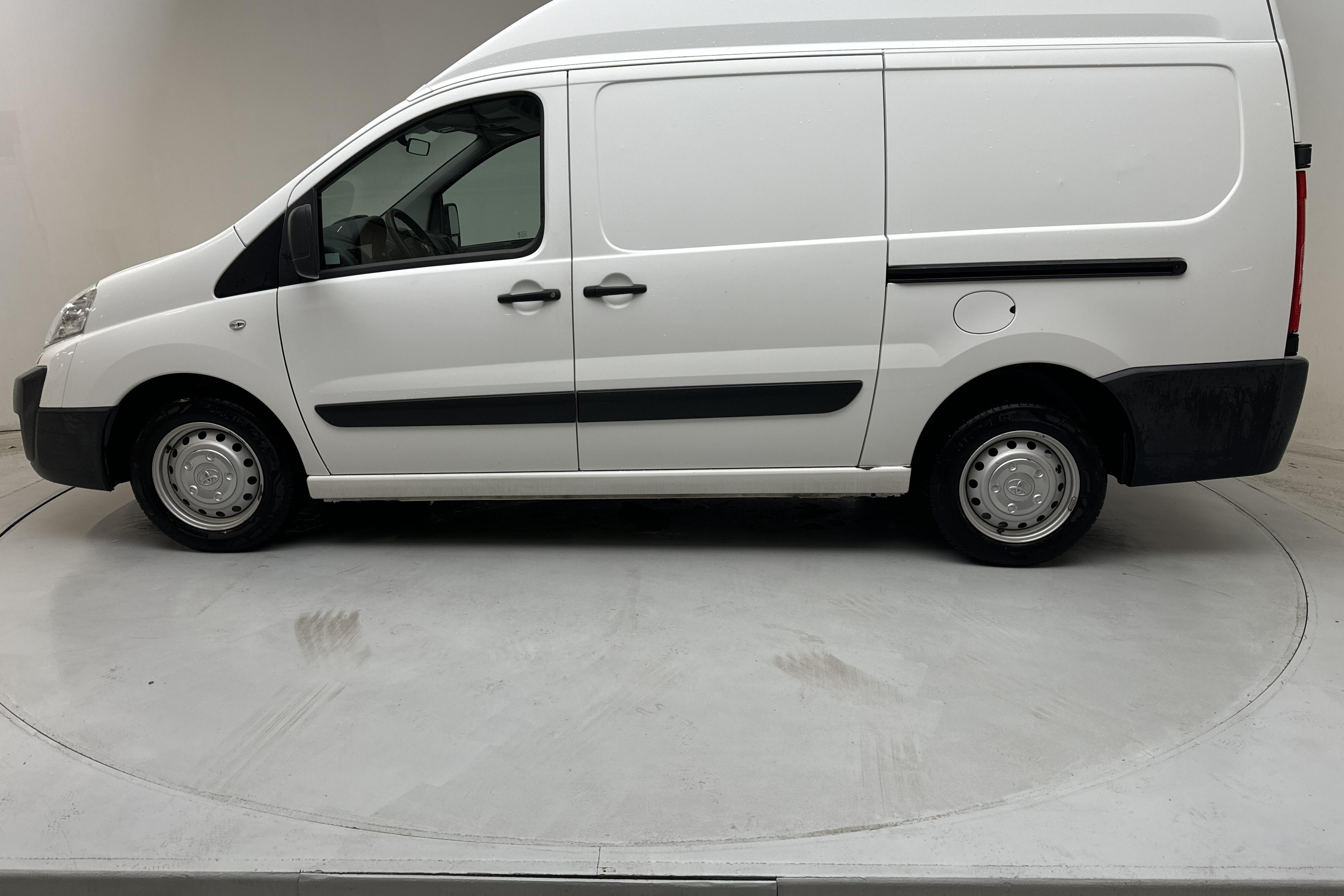 Toyota PROACE 2.0 D-4D (163hk) - 57 200 km - Manualna - biały - 2015