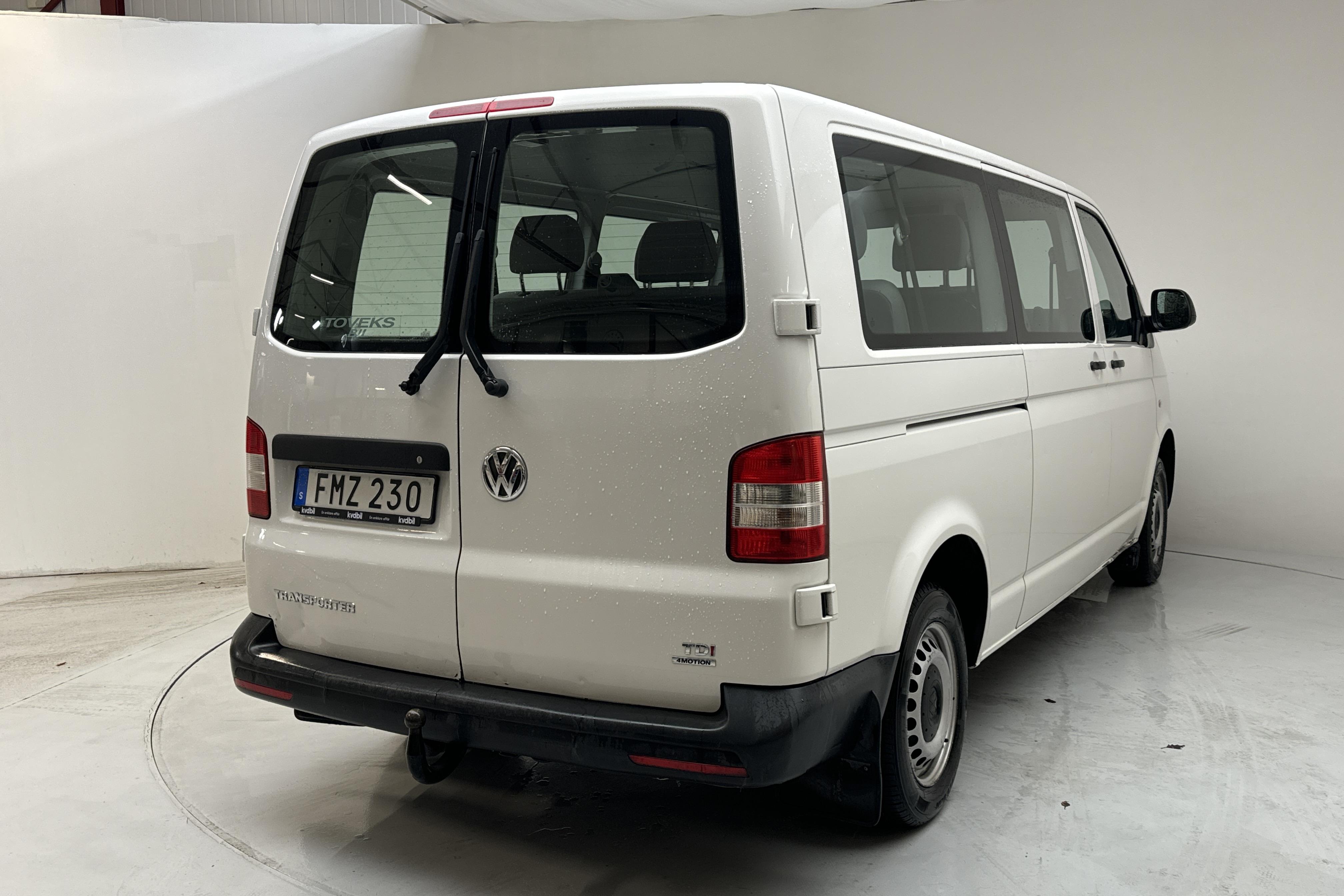 VW Transporter T5 2.0 TDI 4MOTION (140hk) - 90 550 km - Käsitsi - valge - 2015