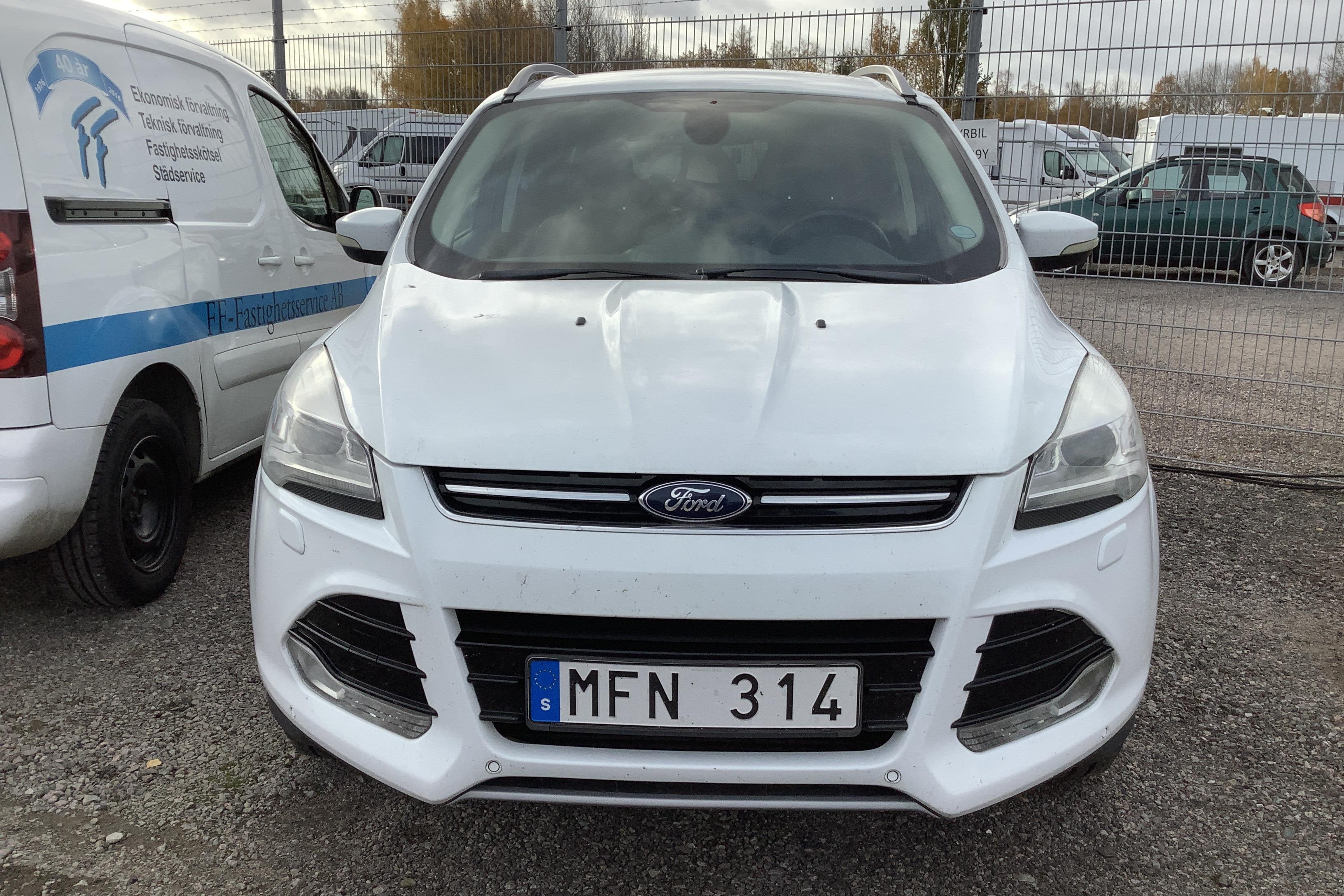 Ford Kuga 2.0 TDCi (163hk) - 220 790 km - Automaattinen - valkoinen - 2013