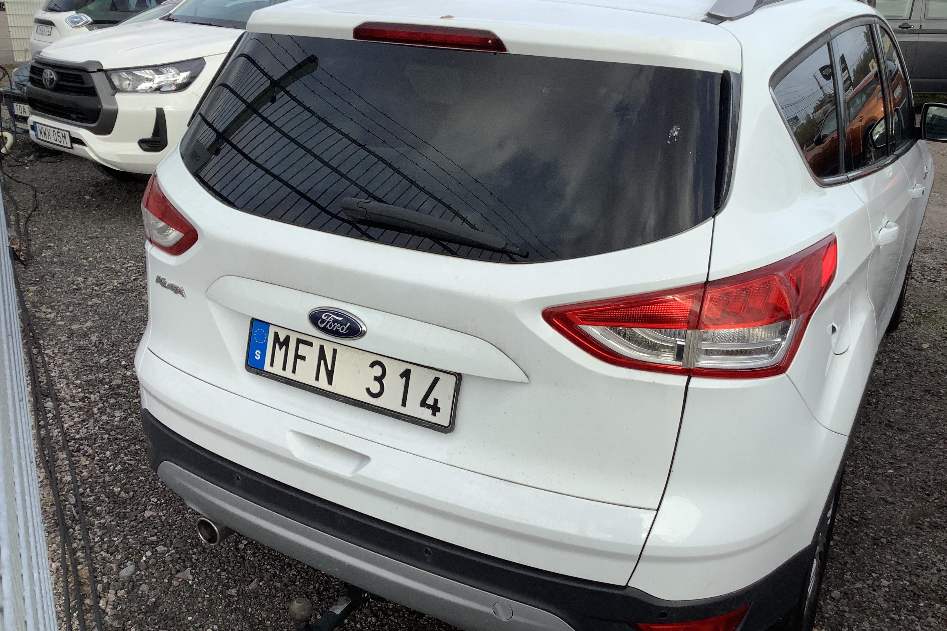 Ford Kuga 2.0 TDCi (163hk) - 220 790 km - Automaattinen - valkoinen - 2013