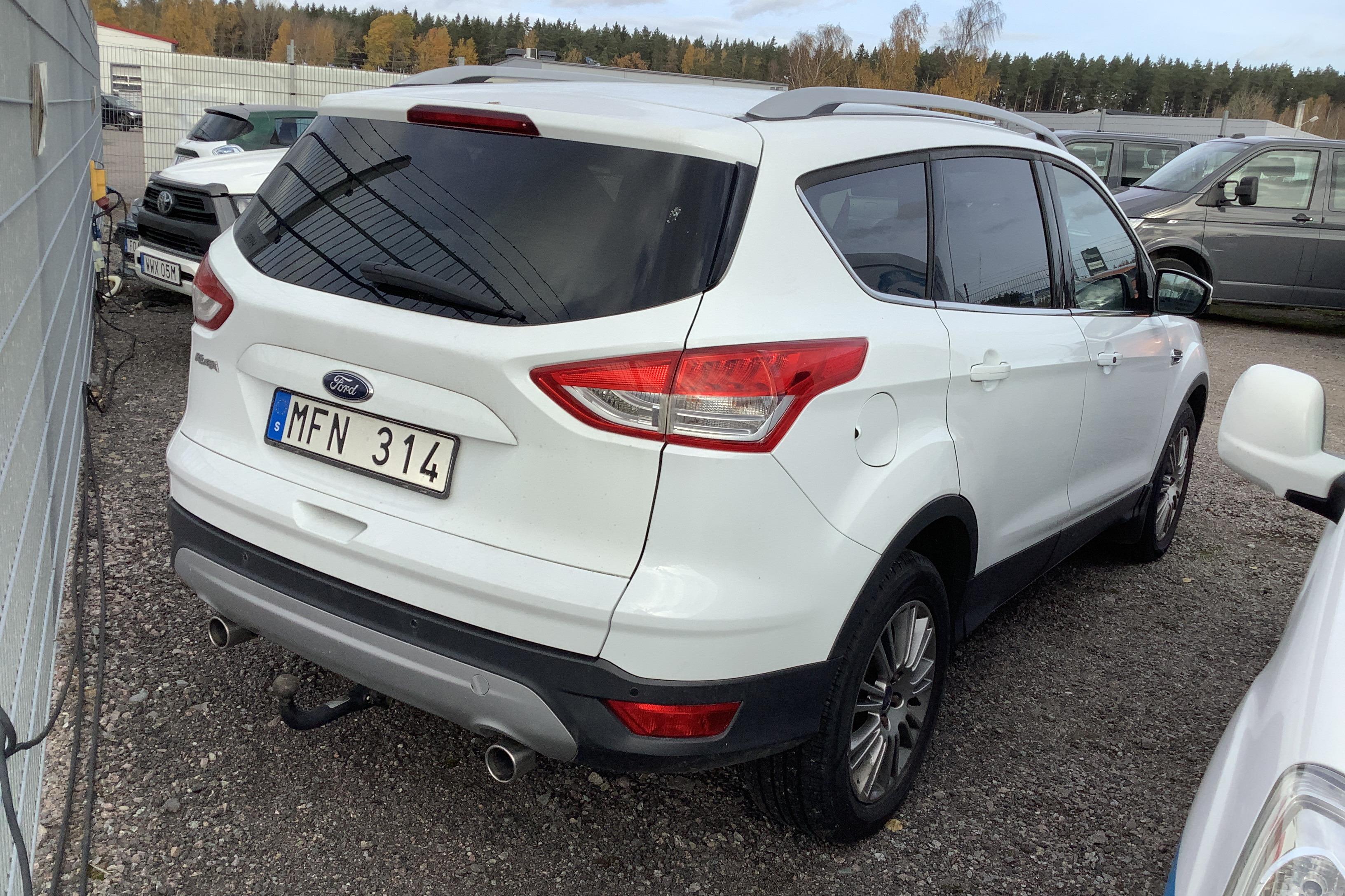 Ford Kuga 2.0 TDCi (163hk) - 220 790 km - Automaattinen - valkoinen - 2013