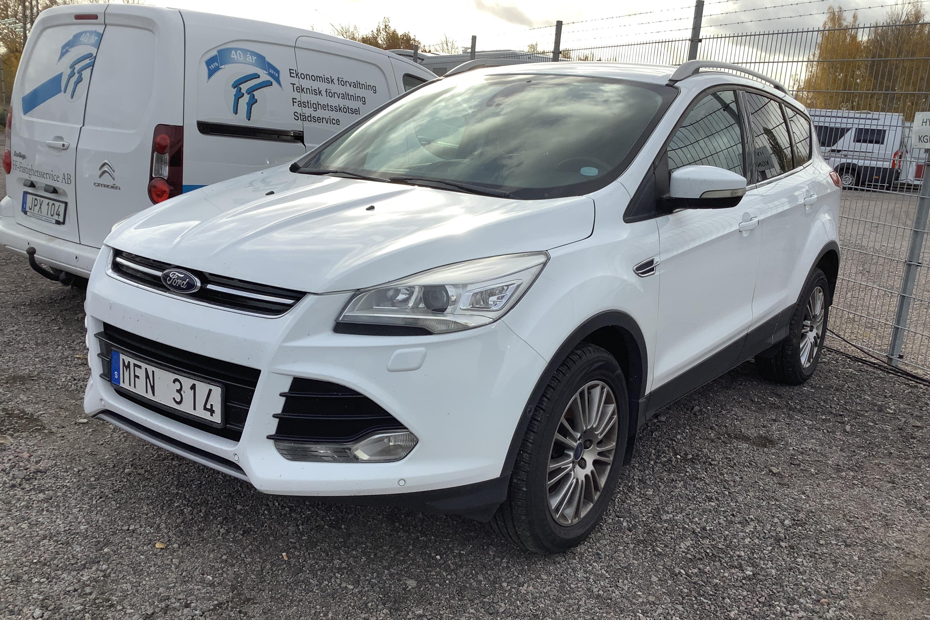 Ford Kuga 2.0 TDCi (163hk) - 220 790 km - Automaattinen - valkoinen - 2013