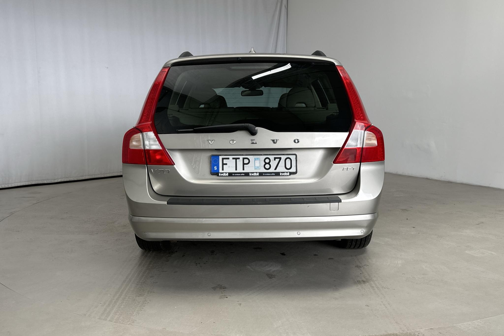 Volvo V70 II 2.5T (200hk) - 175 360 km - Automaattinen - Light Brown - 2008