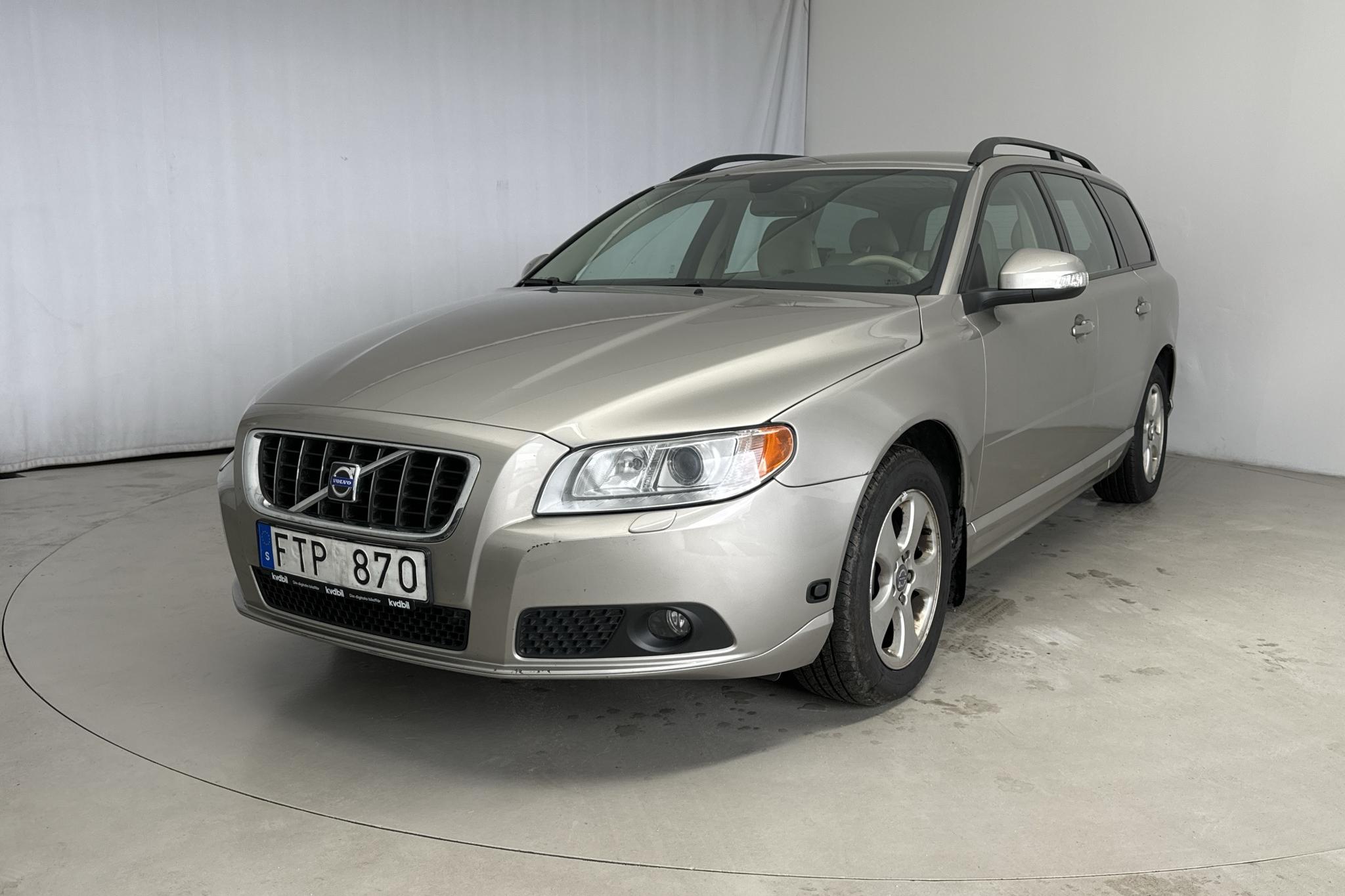 Volvo V70 II 2.5T (200hk) - 175 360 km - Automatic - Light Brown - 2008