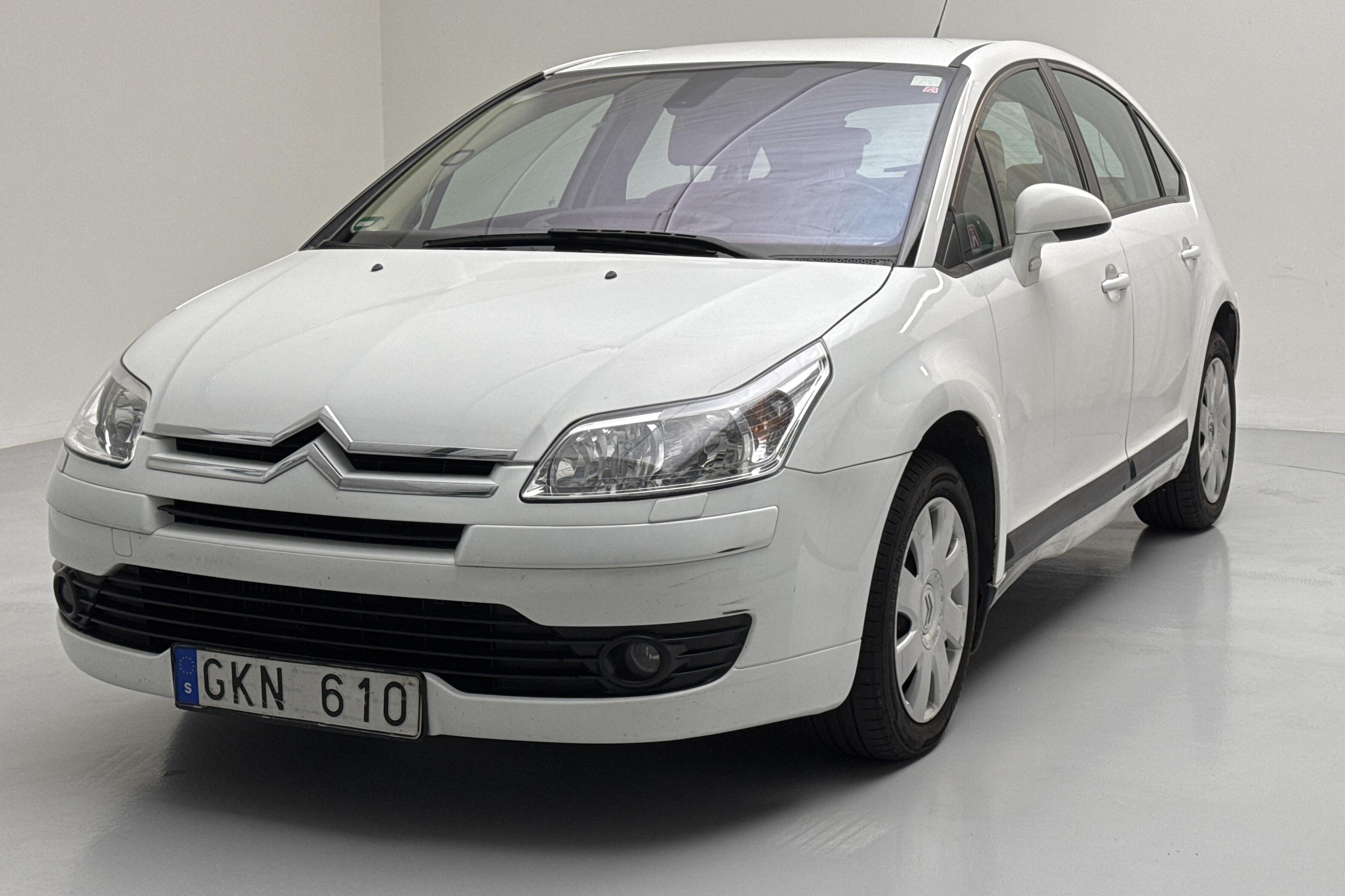 Citroen C4 1.6 HDI (110hk) - 102 490 km - Automatic - white - 2008