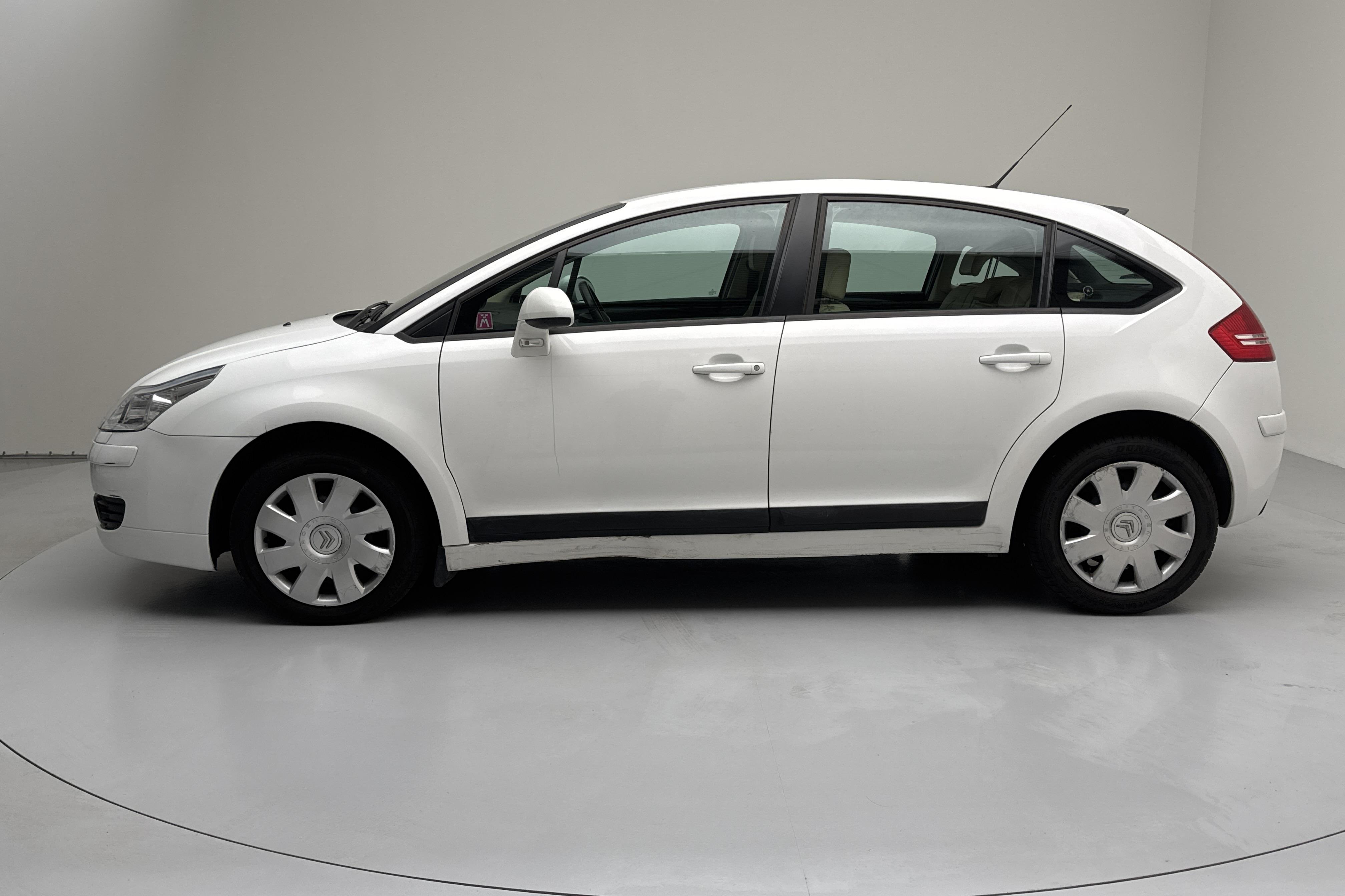 Citroen C4 1.6 HDI (110hk) - 102 490 km - Automaattinen - valkoinen - 2008