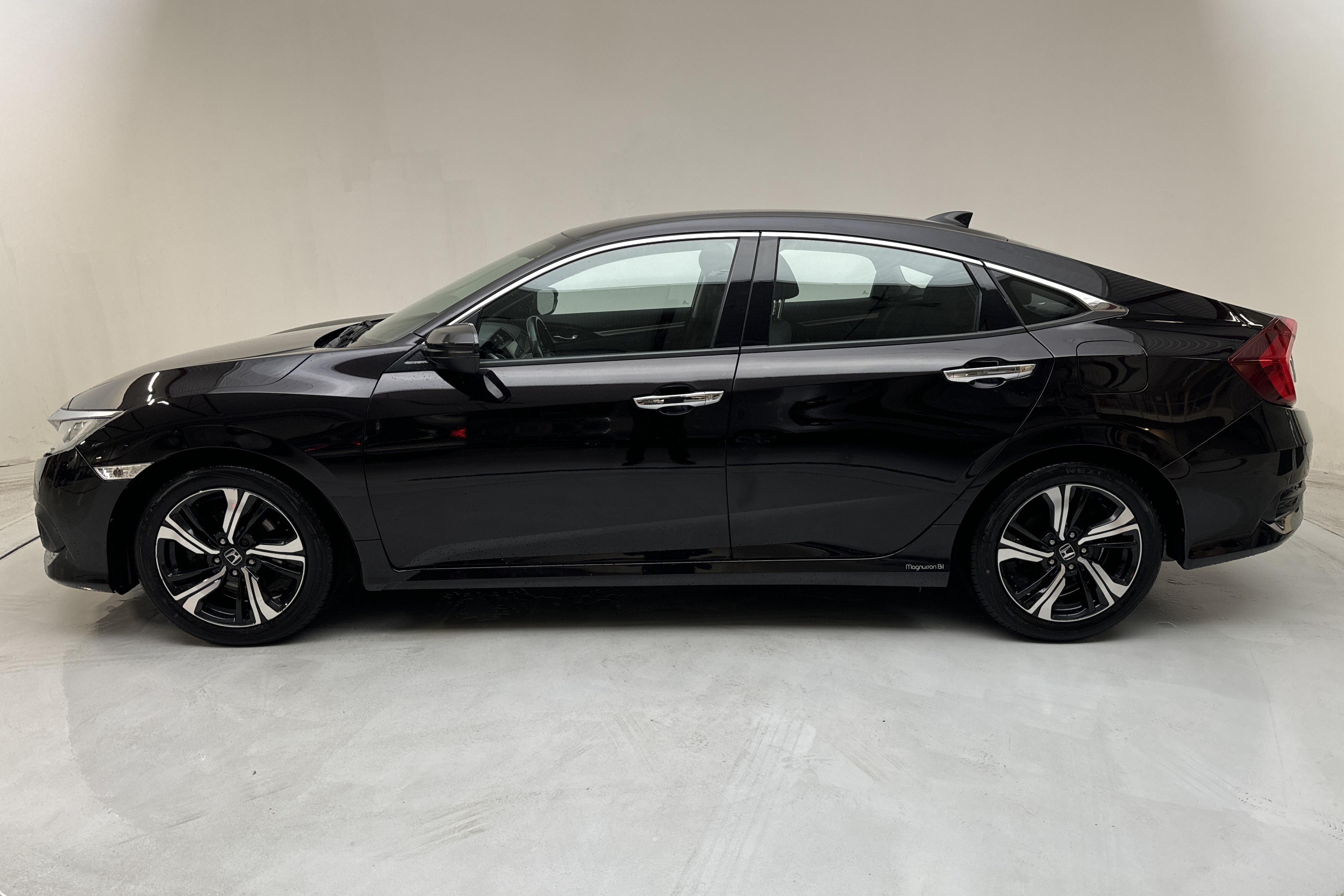 Honda Civic 1.5 Sedan (182hk) - 124 990 km - Manualna - czarny - 2017