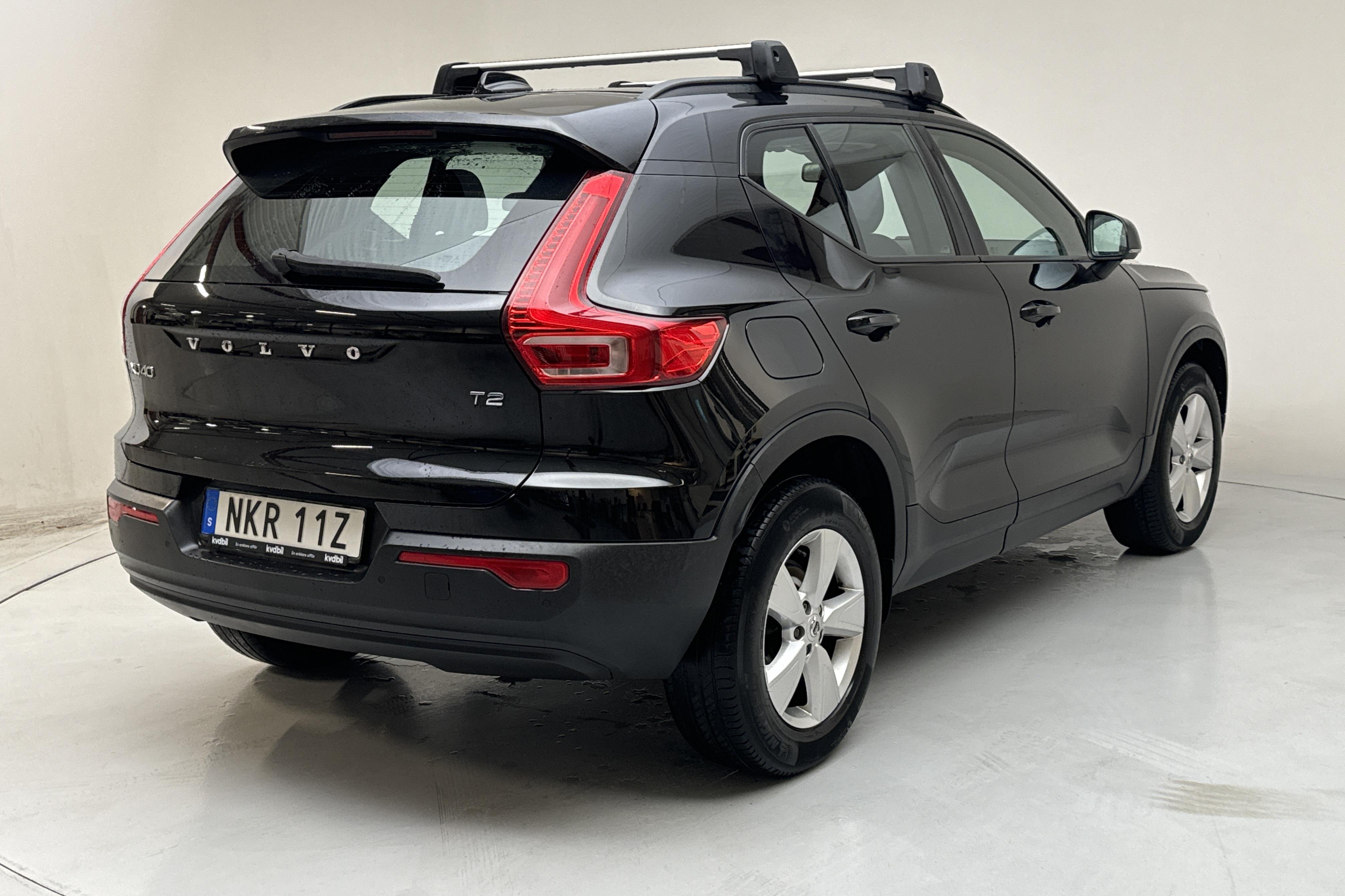 Volvo XC40 T2 2WD (129hk) - 10 515 mil - Manuell - svart - 2021