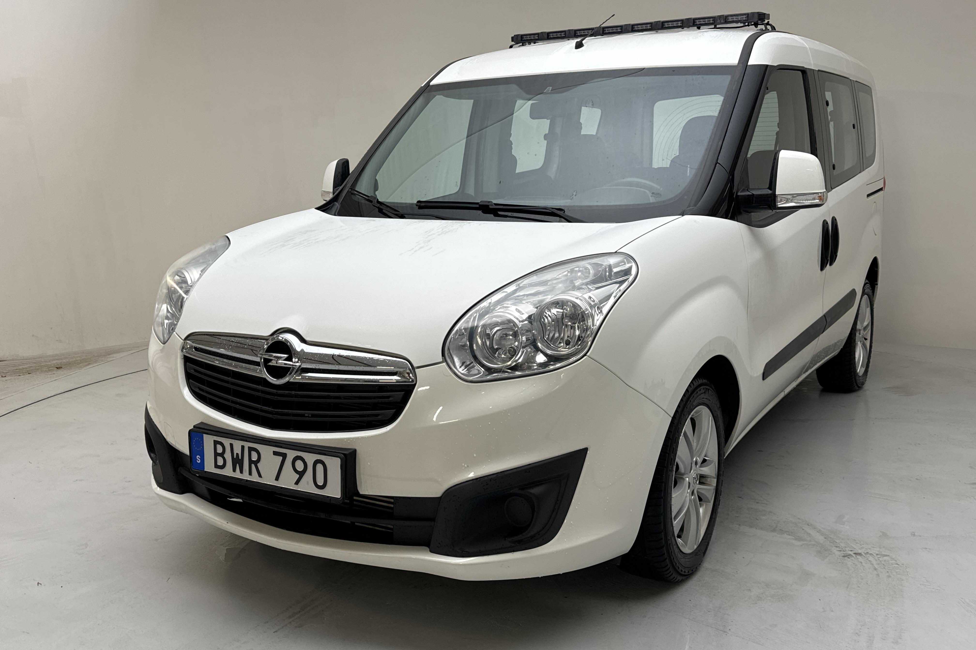 Opel Combo Tour 1.4 CNG (120hk) - 5 596 mil - Manuell - vit - 2014