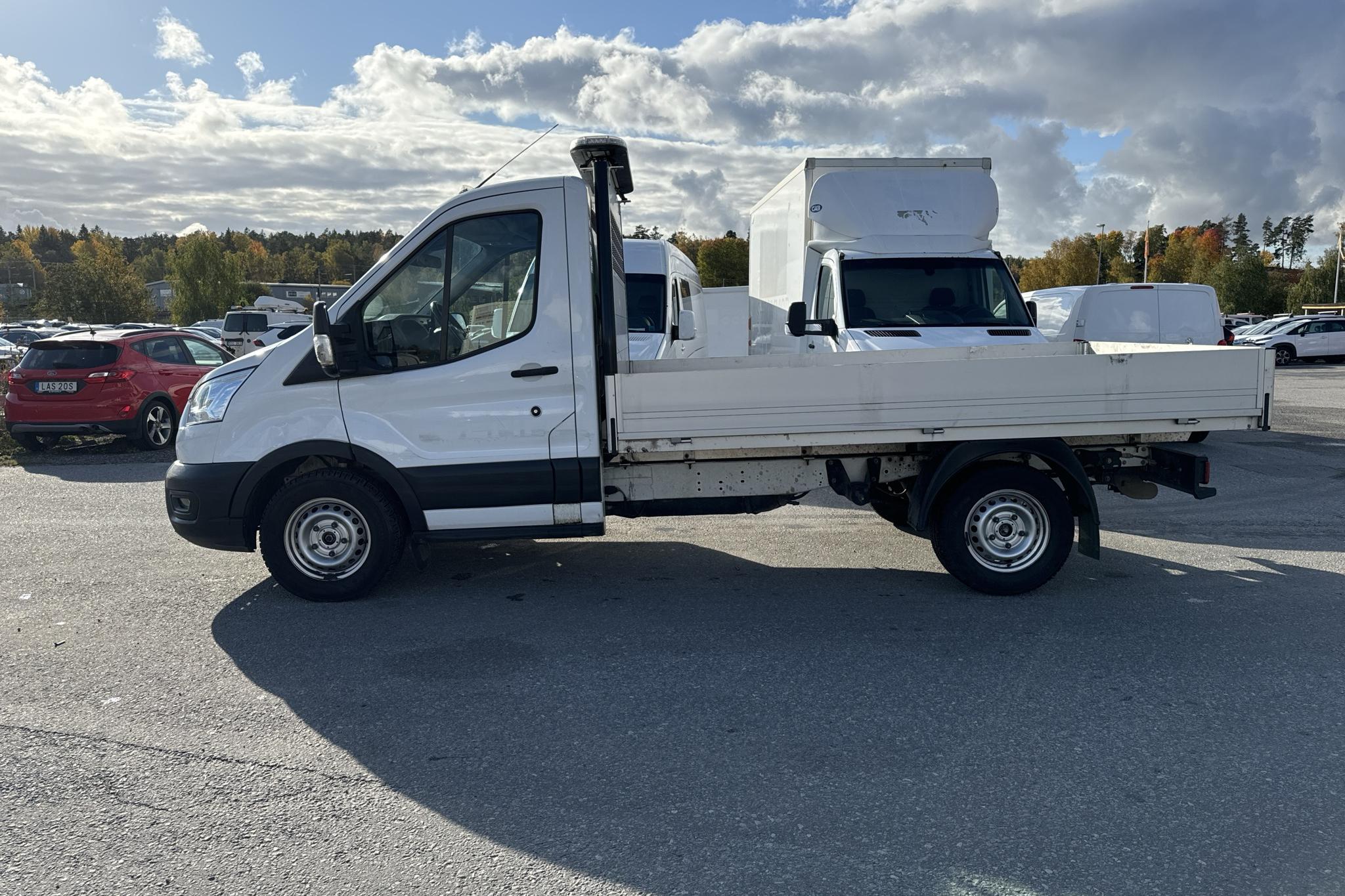 Ford Transit 350 2.0 2WD Pickup/Chassi (170hk) - 33 400 km - Automatyczna - biały - 2022