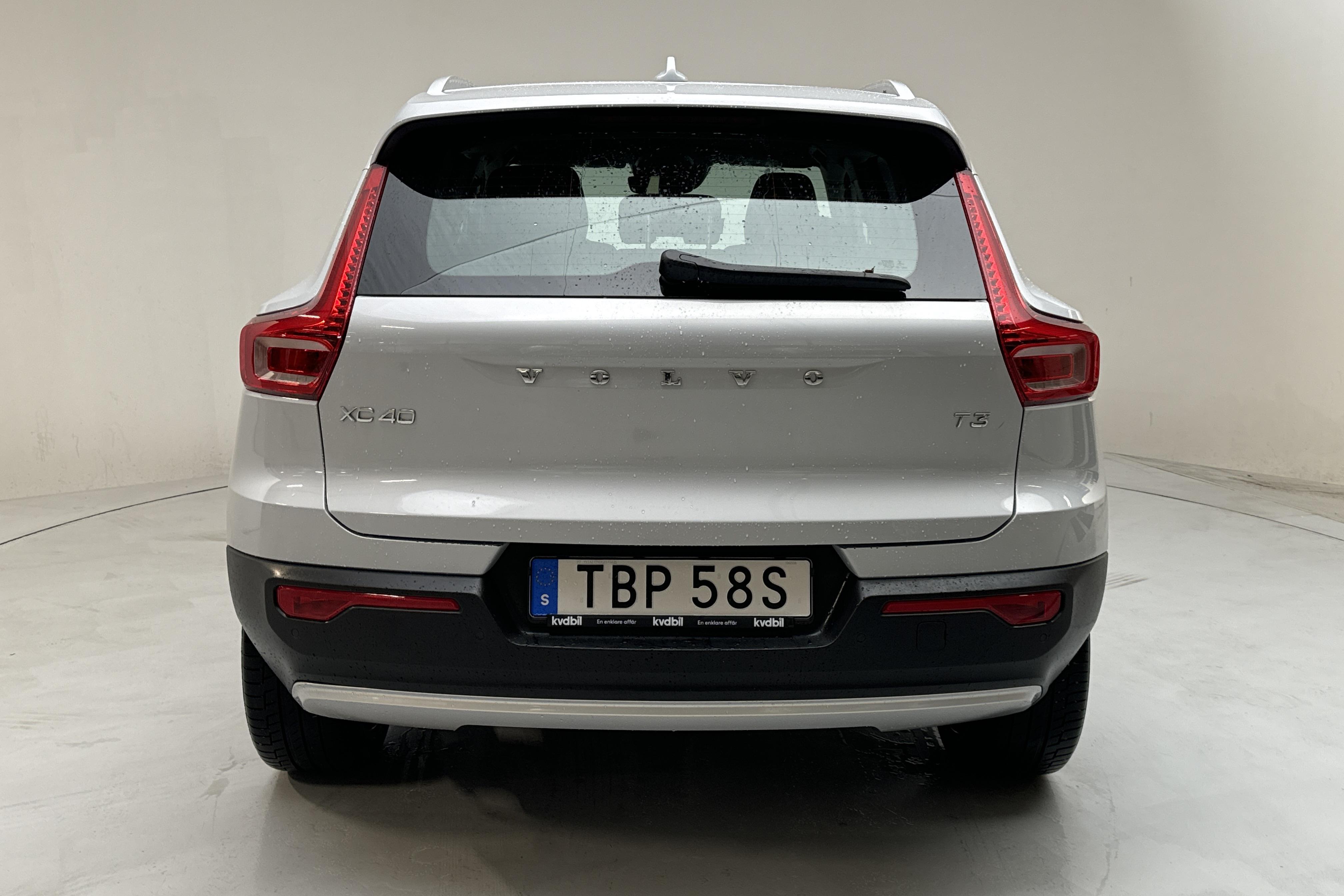 Volvo XC40 T3 2WD (163hk) - 80 020 km - Automaattinen - hopea - 2020