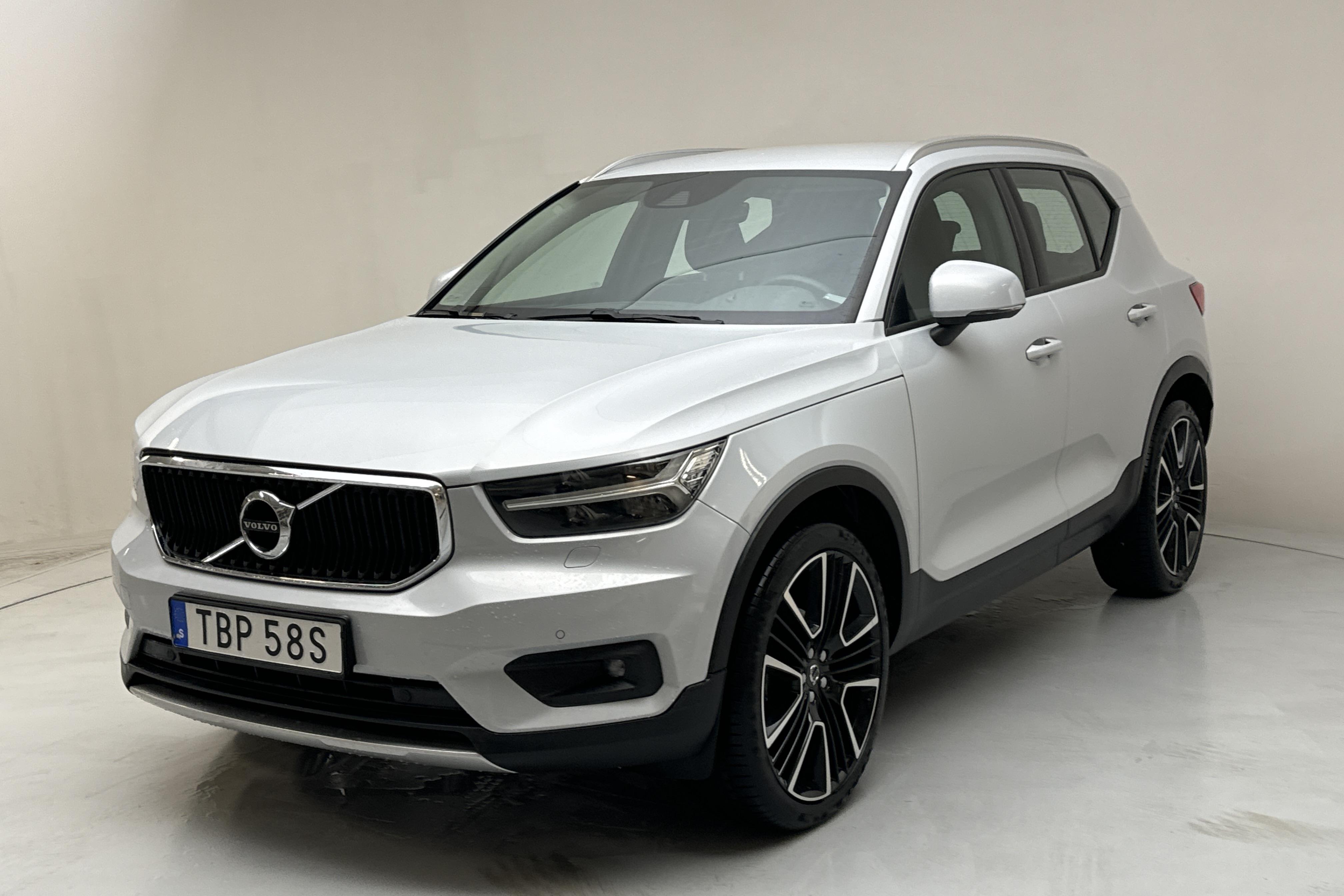 Volvo XC40 T3 2WD (163hk) - 80 020 km - Automaatne - hõbe - 2020