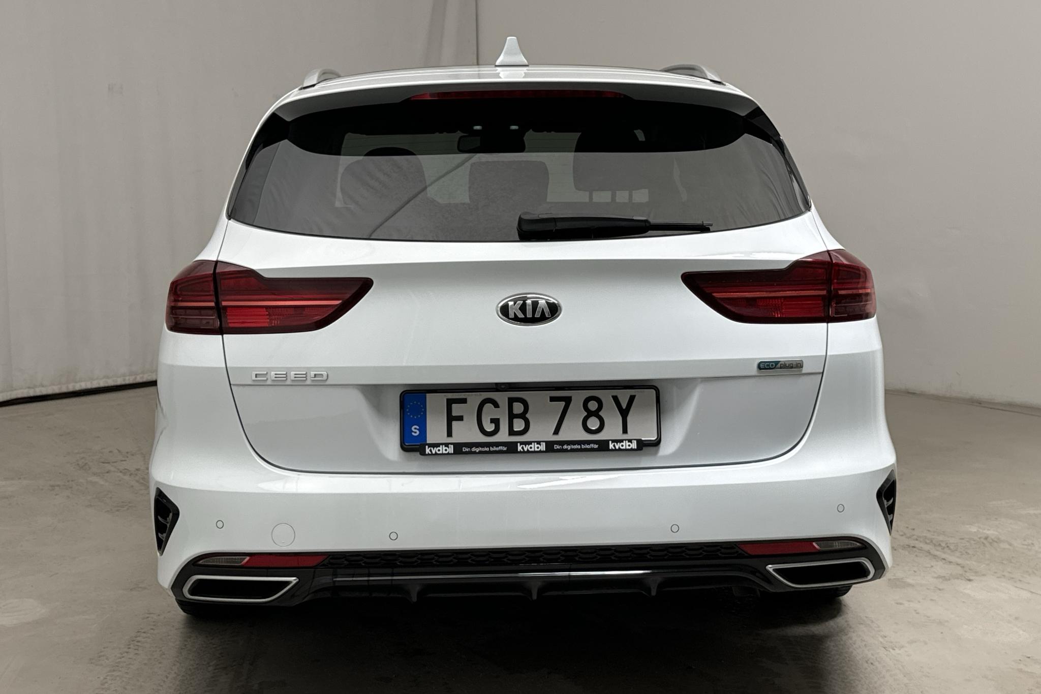 KIA Ceed 1.6 Plug-in Hybrid SW (141hk) - 44 530 km - Automatic - white - 2021