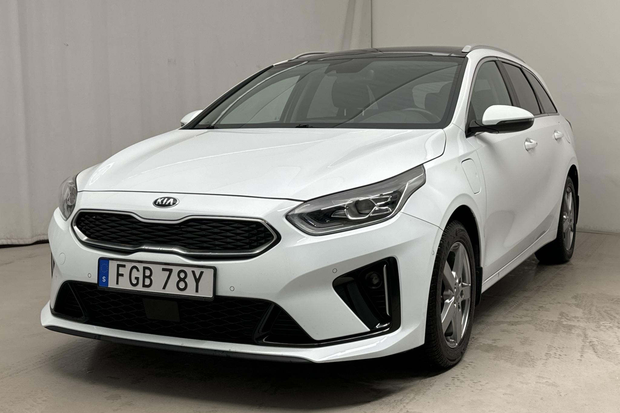 KIA Ceed 1.6 Plug-in Hybrid SW (141hk) - 44 530 km - Automaatne - valge - 2021