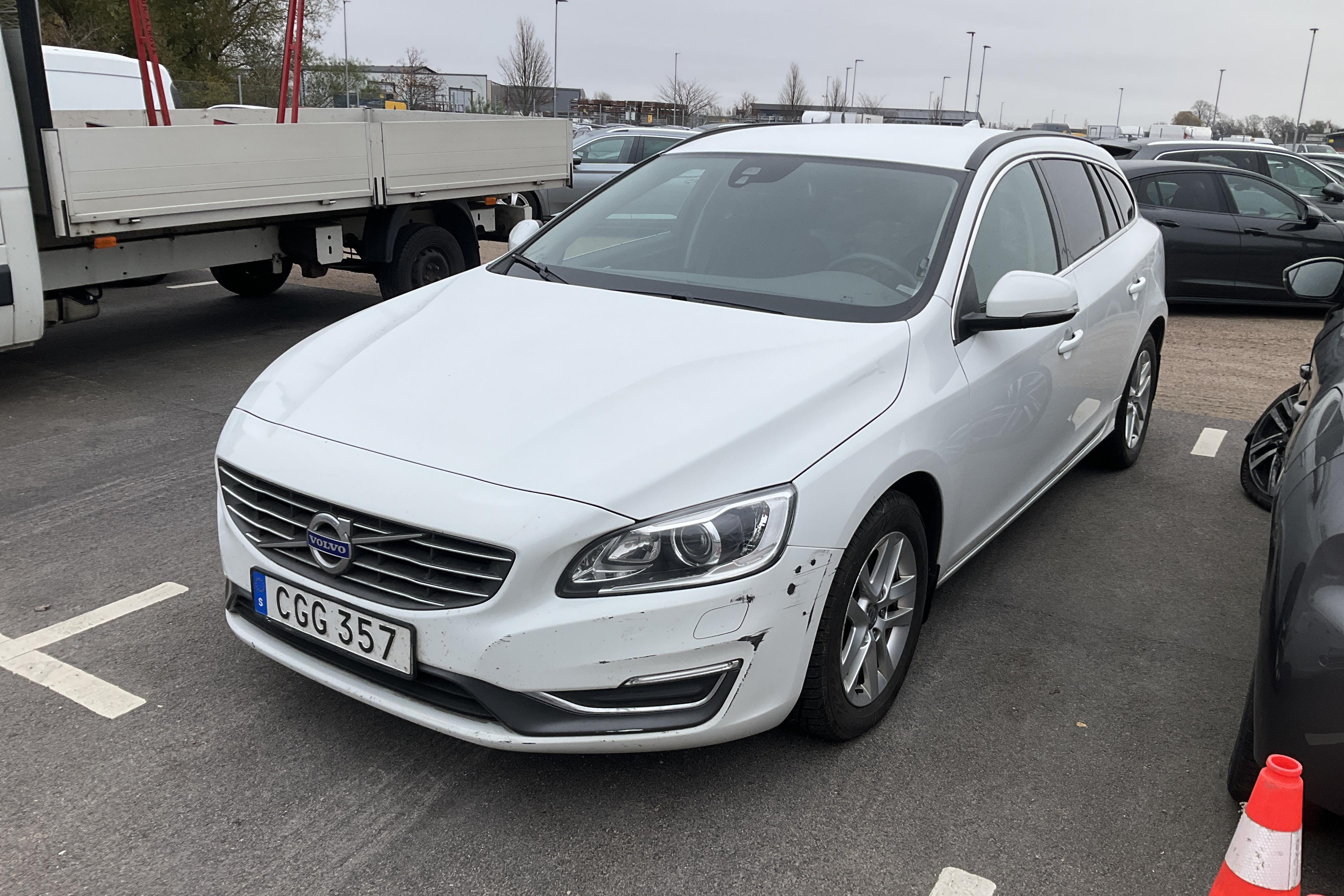 Volvo V60 D4 (181hk) - 149 210 km - Automatyczna - biały - 2014