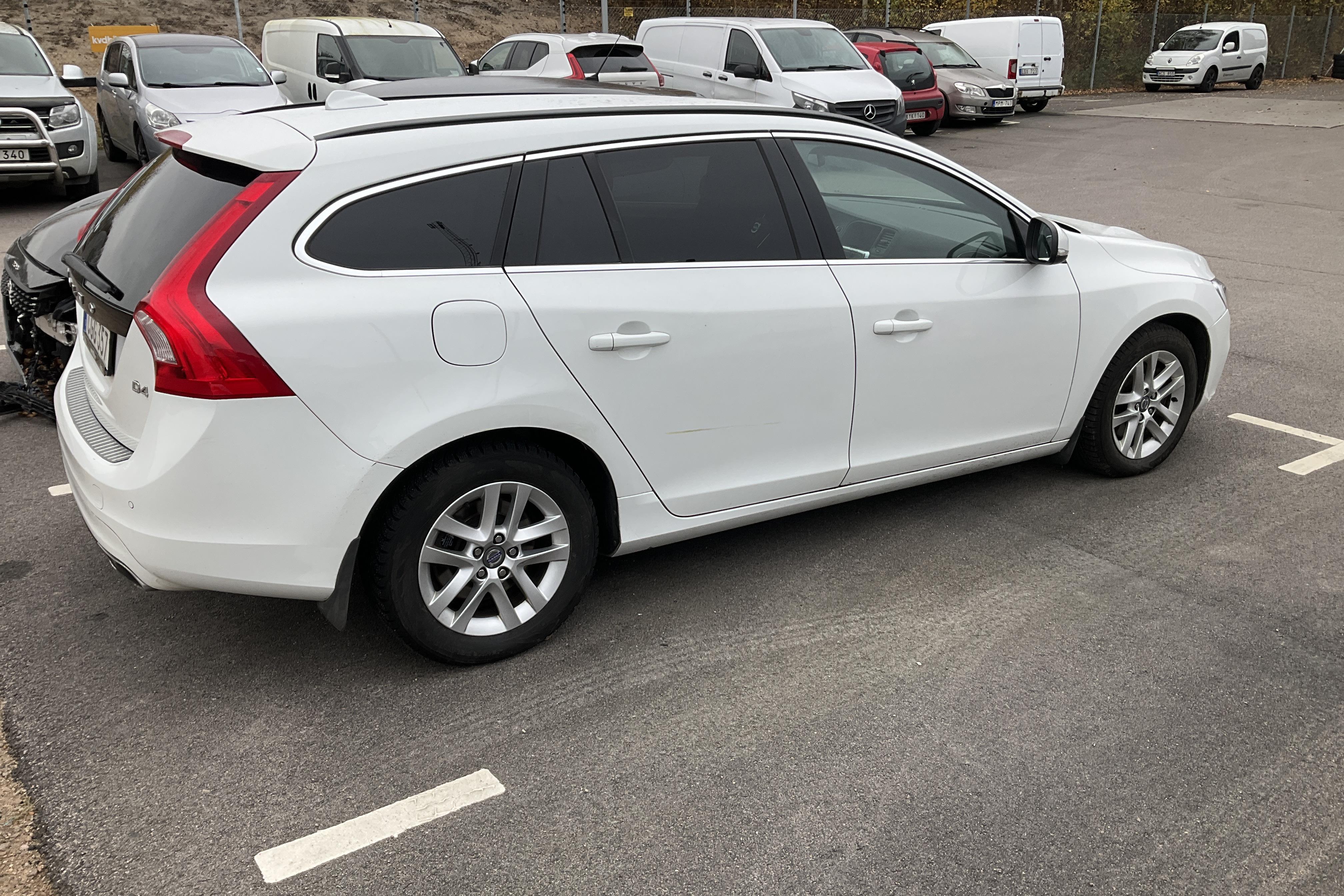 Volvo V60 D4 (181hk) - 149 210 km - Automatyczna - biały - 2014