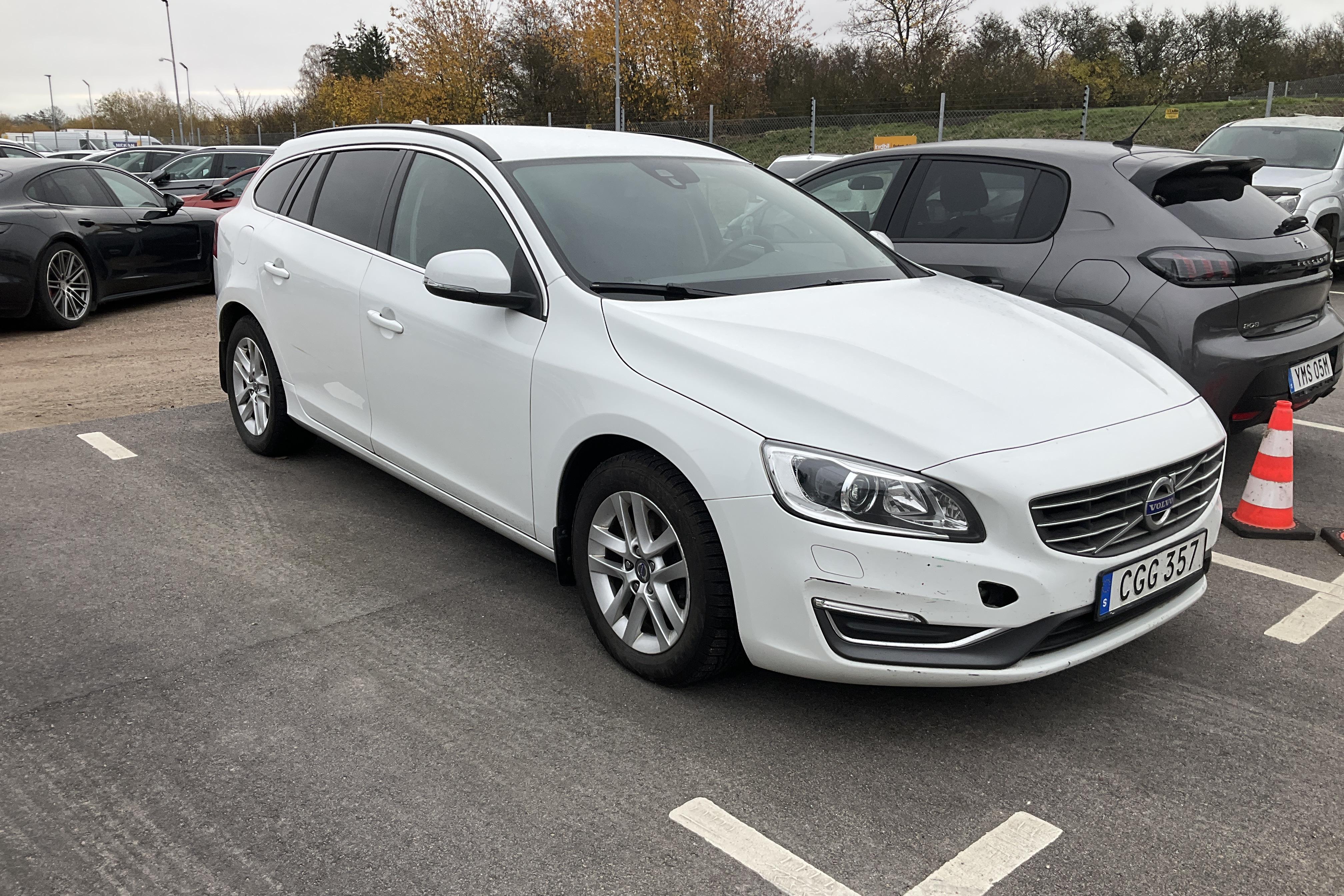 Volvo V60 D4 (181hk) - 149 210 km - Automatyczna - biały - 2014