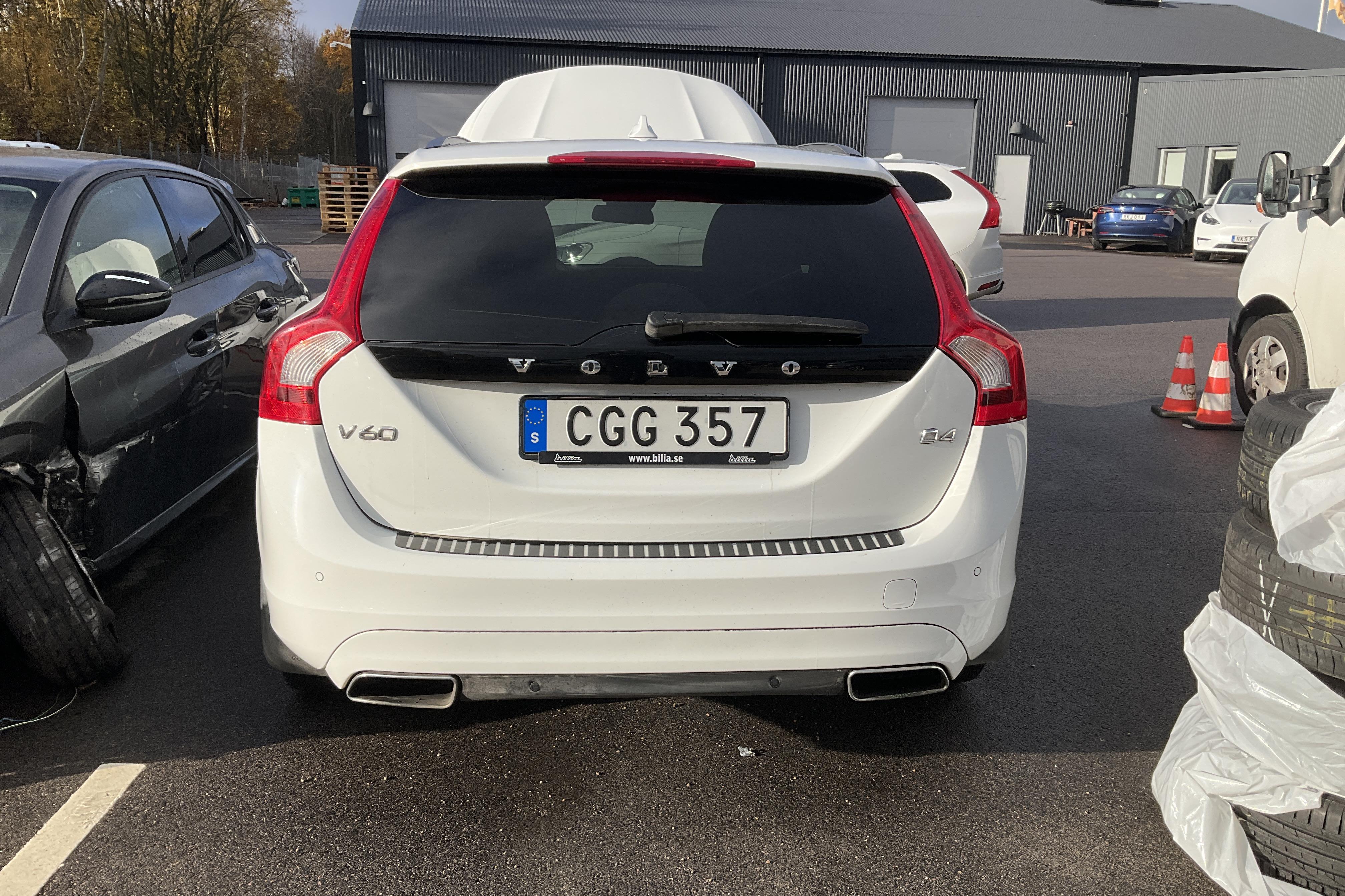 Volvo V60 D4 (181hk) - 149 210 km - Automatyczna - biały - 2014