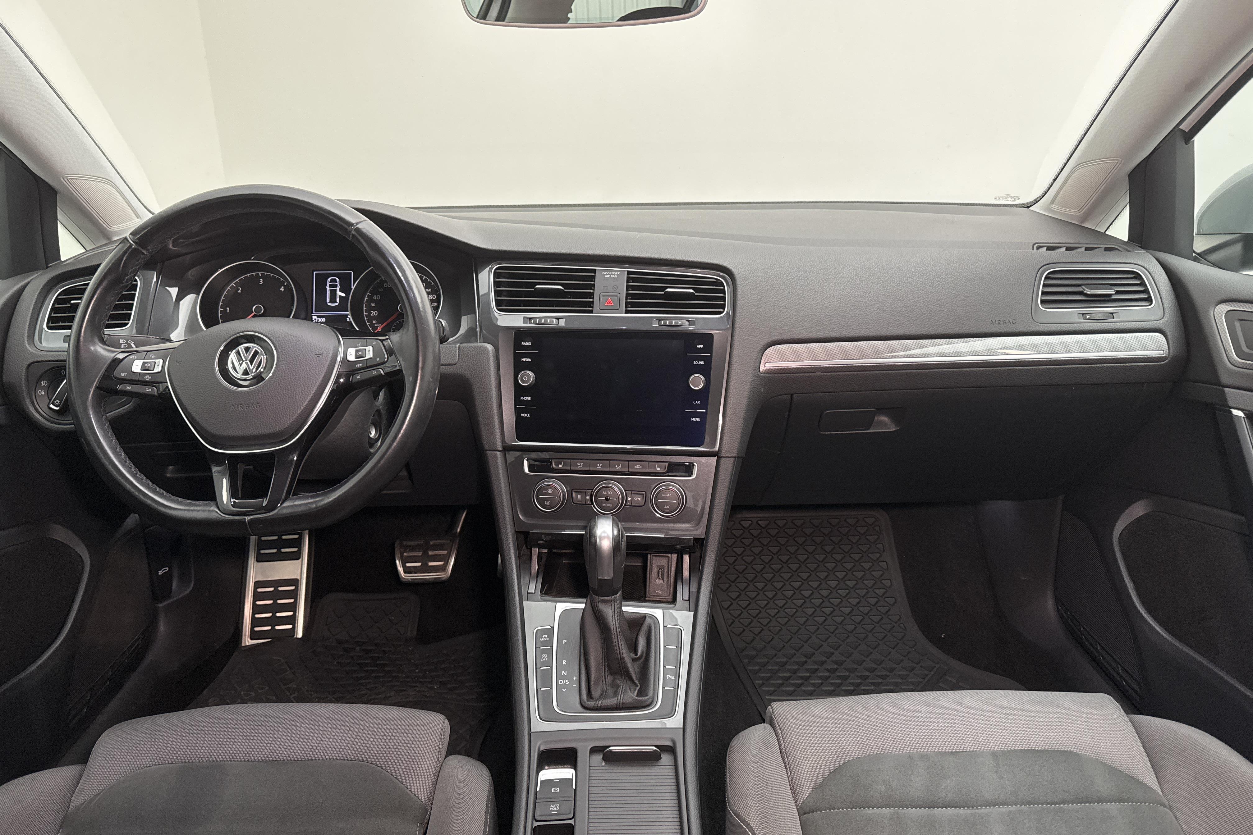 VW Golf Alltrack 2.0 TDI 4MOTION (184hk) - 57 300 km - Automaattinen - valkoinen - 2020