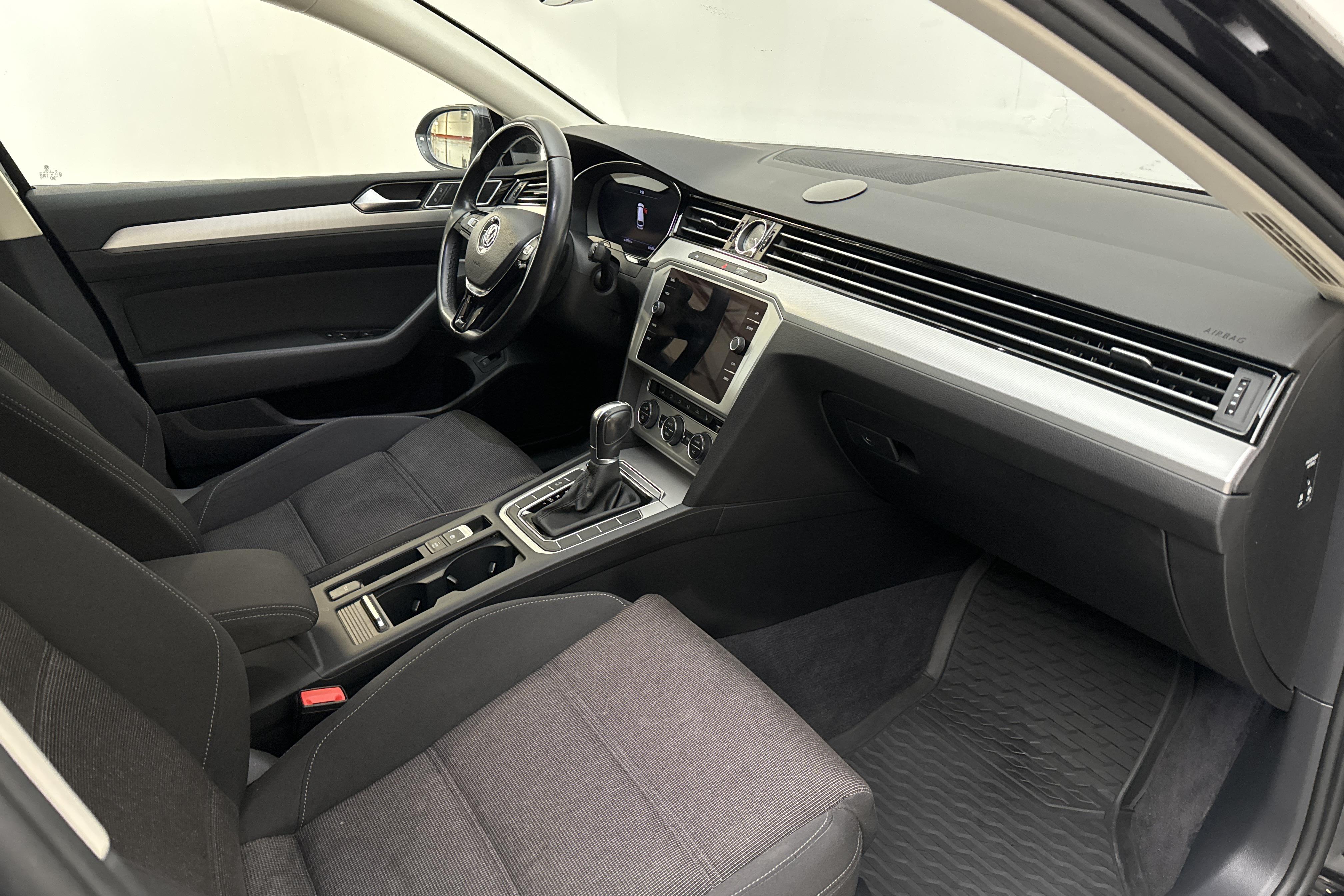 VW Passat 1.5 TSI Sportscombi (150hk) - 63 530 km - Automatyczna - czarny - 2019