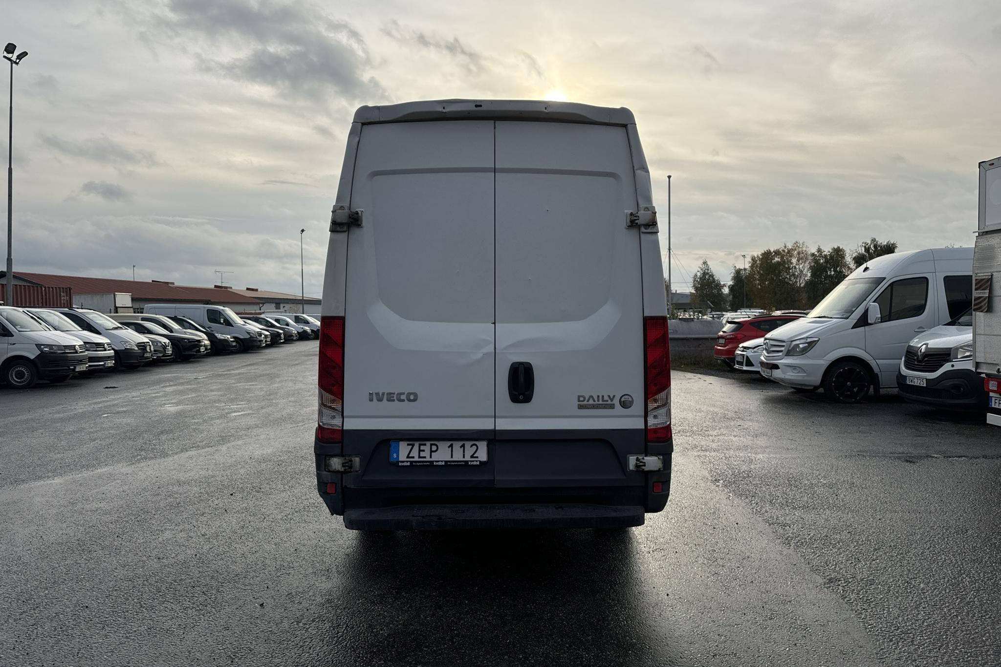 Iveco Daily 35 2.3 (136hk) - 152 350 km - Automatyczna - biały - 2018