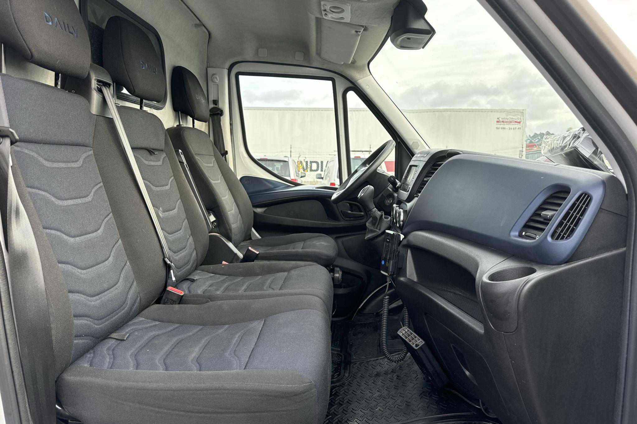 Iveco Daily 35 2.3 (136hk) - 152 350 km - Automatyczna - biały - 2018