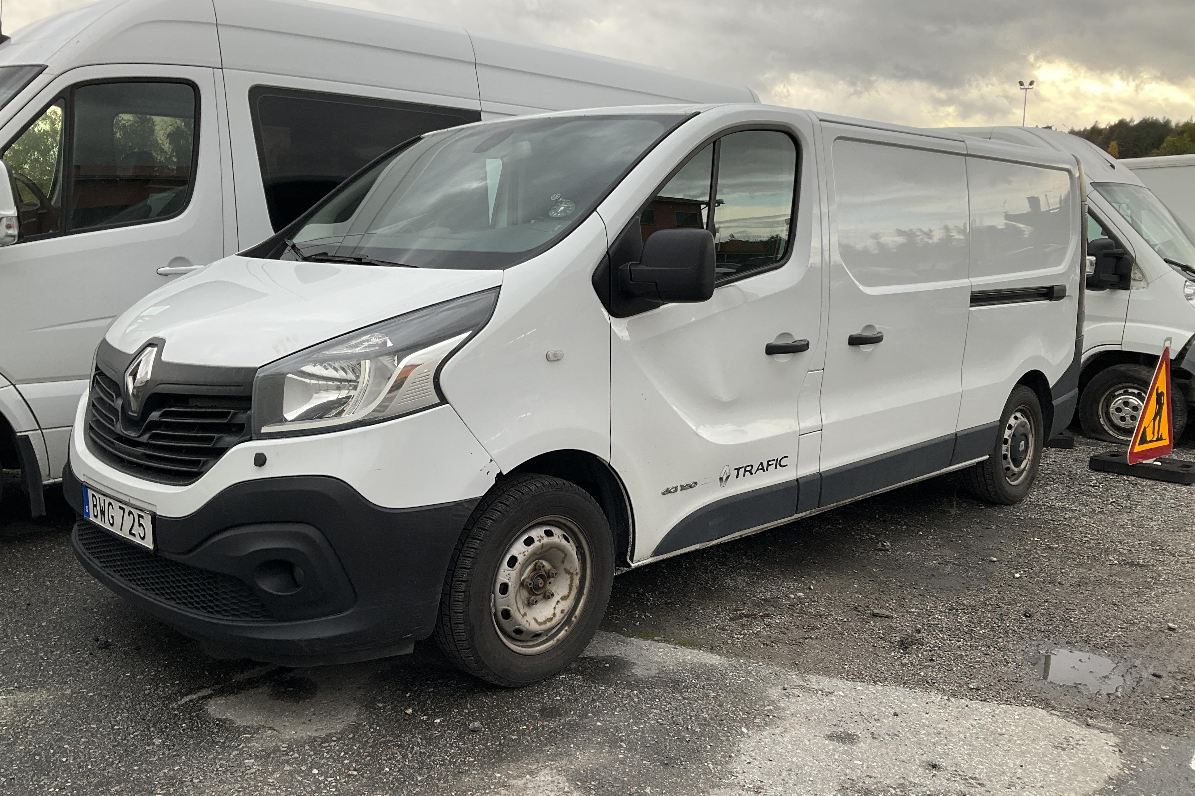 Renault Trafic 1.6 dCi Skåp (120hk) - 166 530 km - Käsitsi - valge - 2016