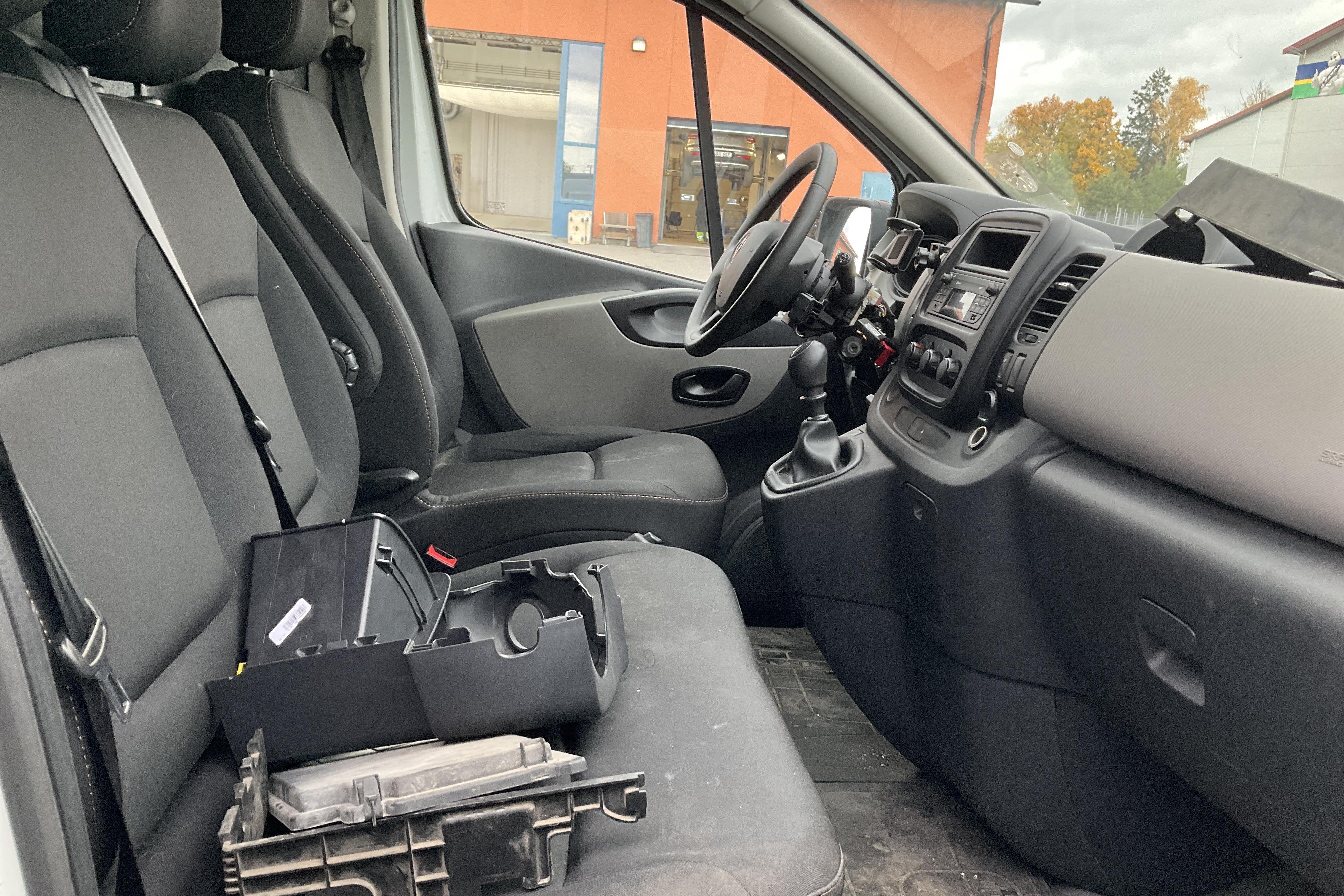 Renault Trafic 1.6 dCi Skåp (120hk) - 166 530 km - Käsitsi - valge - 2016