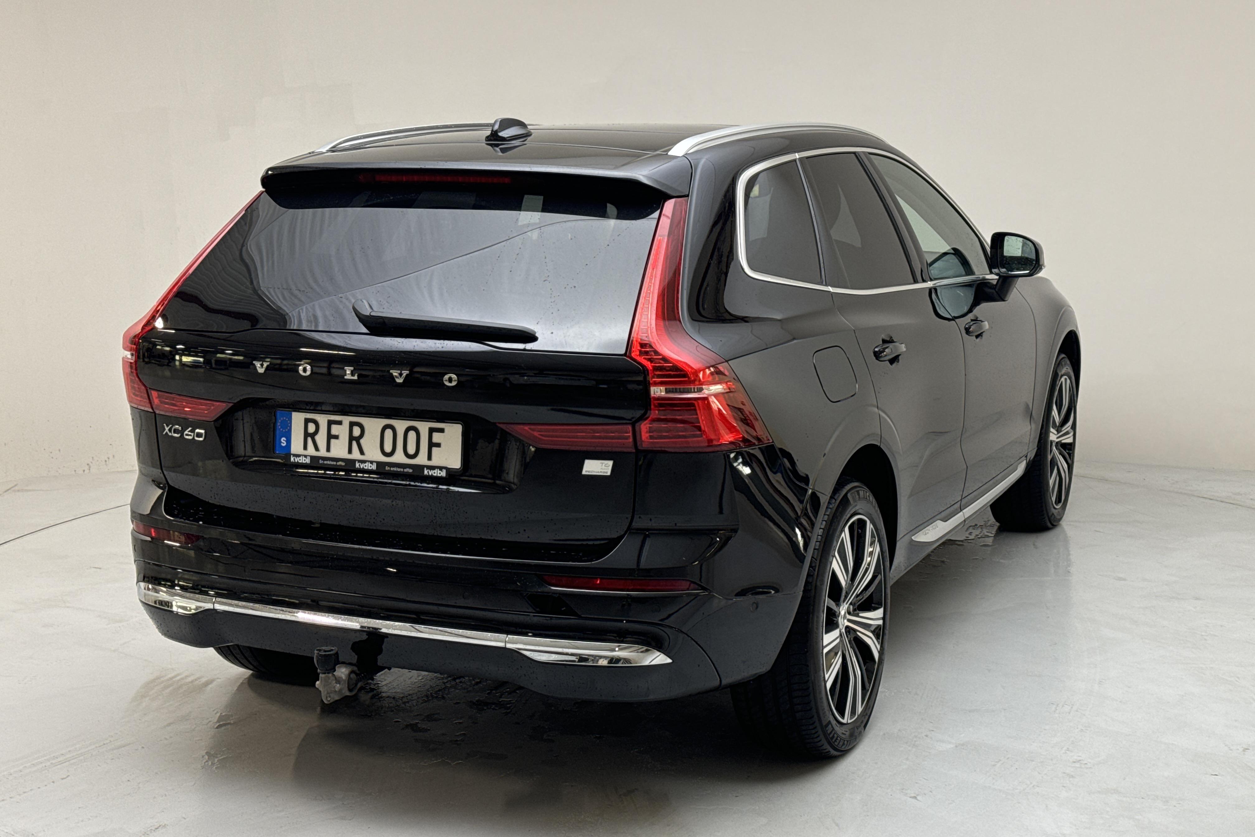 Volvo XC60 T6 AWD Recharge (350hk) - 127 560 km - Automatyczna - czarny - 2023