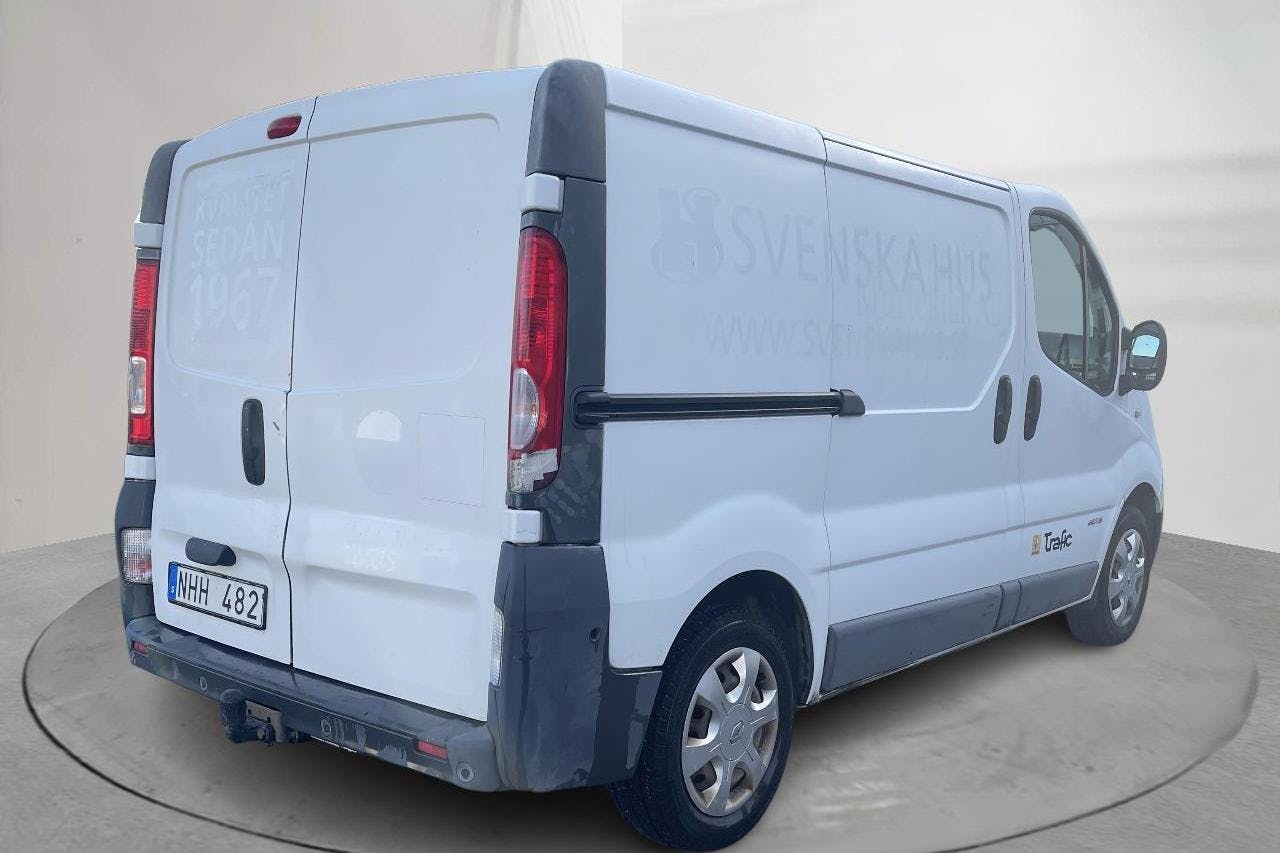 Renault Trafic 2.0 dCi Skåp/Buss (115hk) - 144 990 km - Automatyczna - biały - 2013