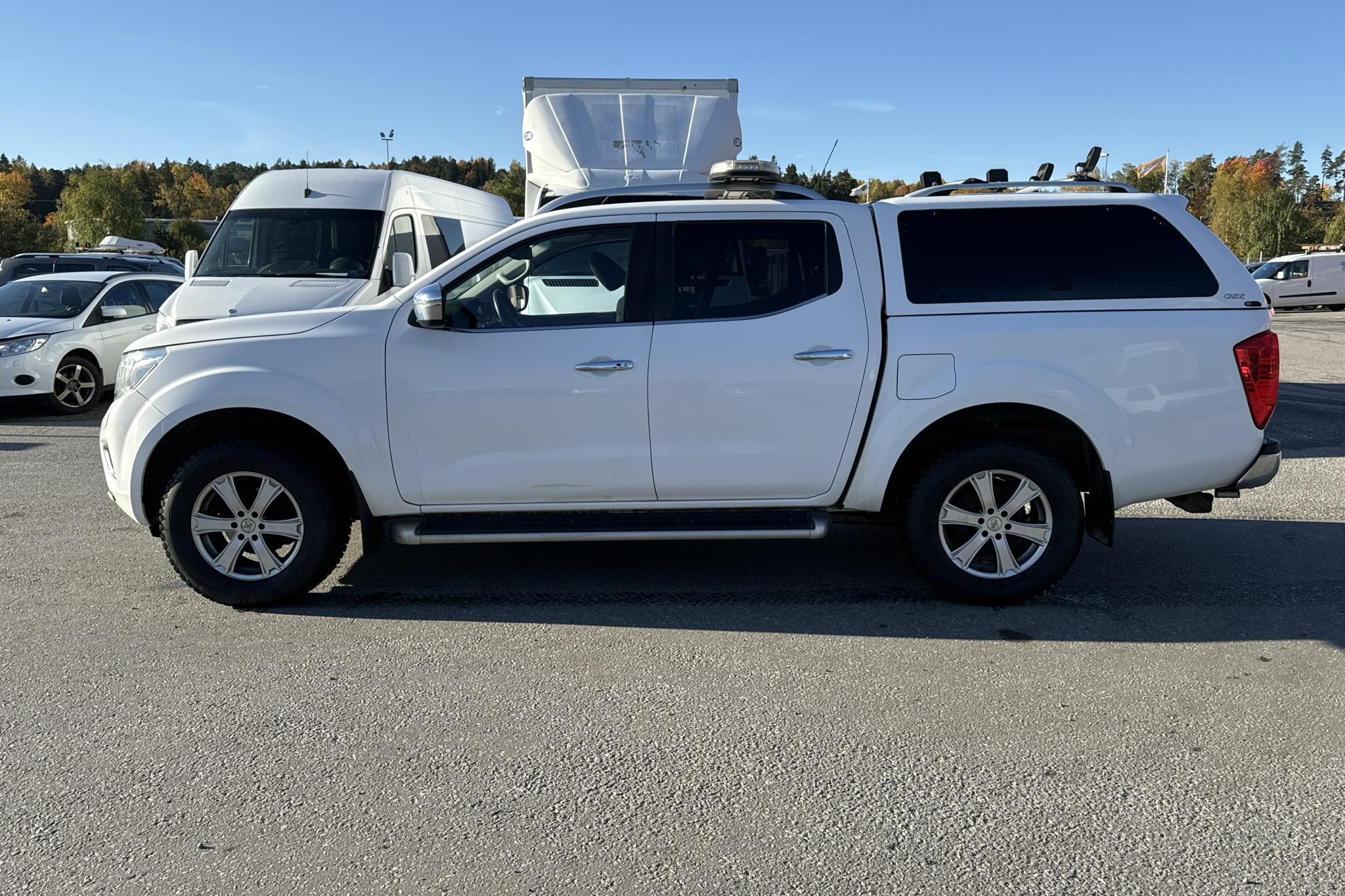 Nissan Navara 2.3 dCi 4x4 (190hk) - 99 240 km - Automatyczna - biały - 2017