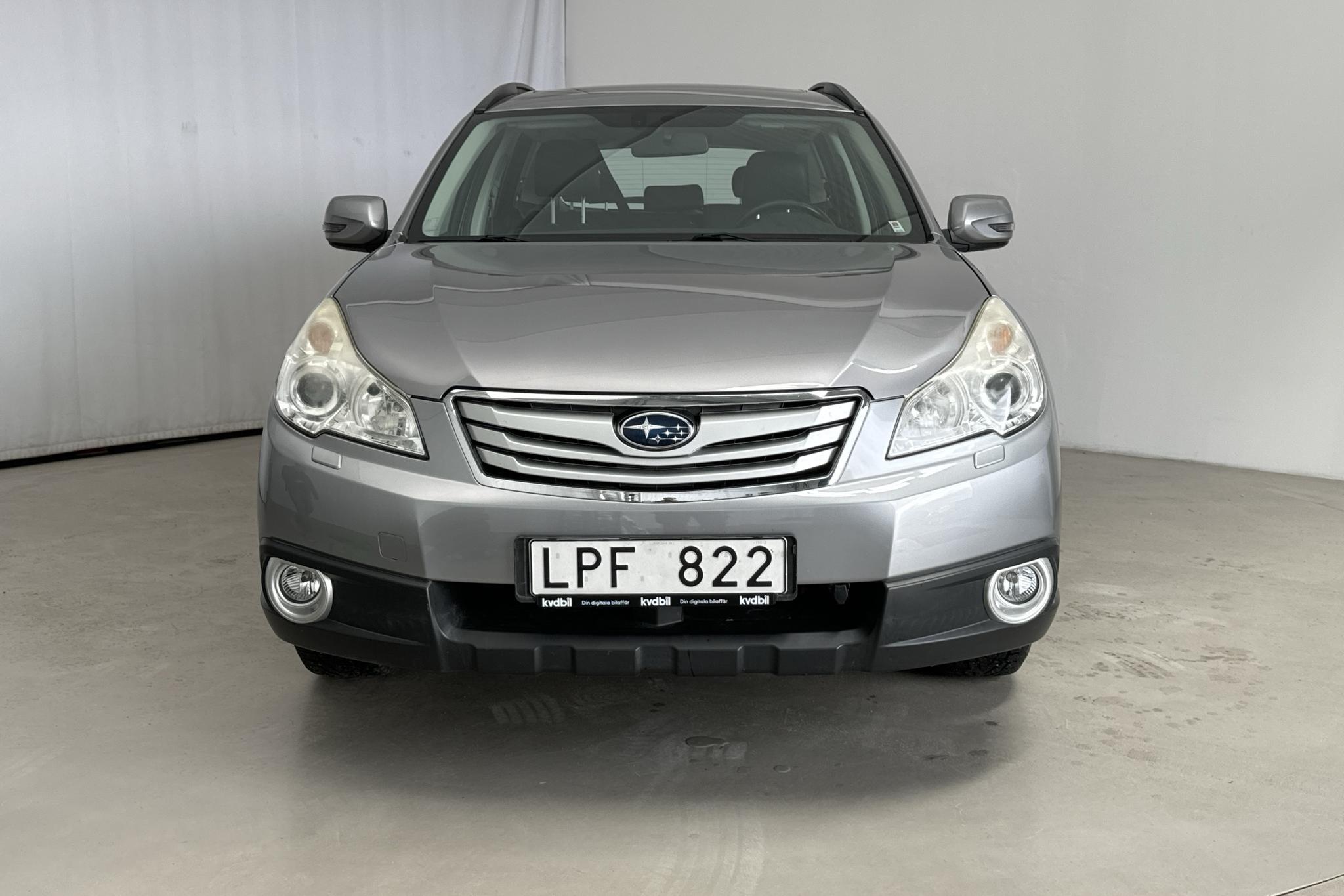 Subaru Outback 3.6 R (260hk) - 60 010 km - Automatic - silver - 2011