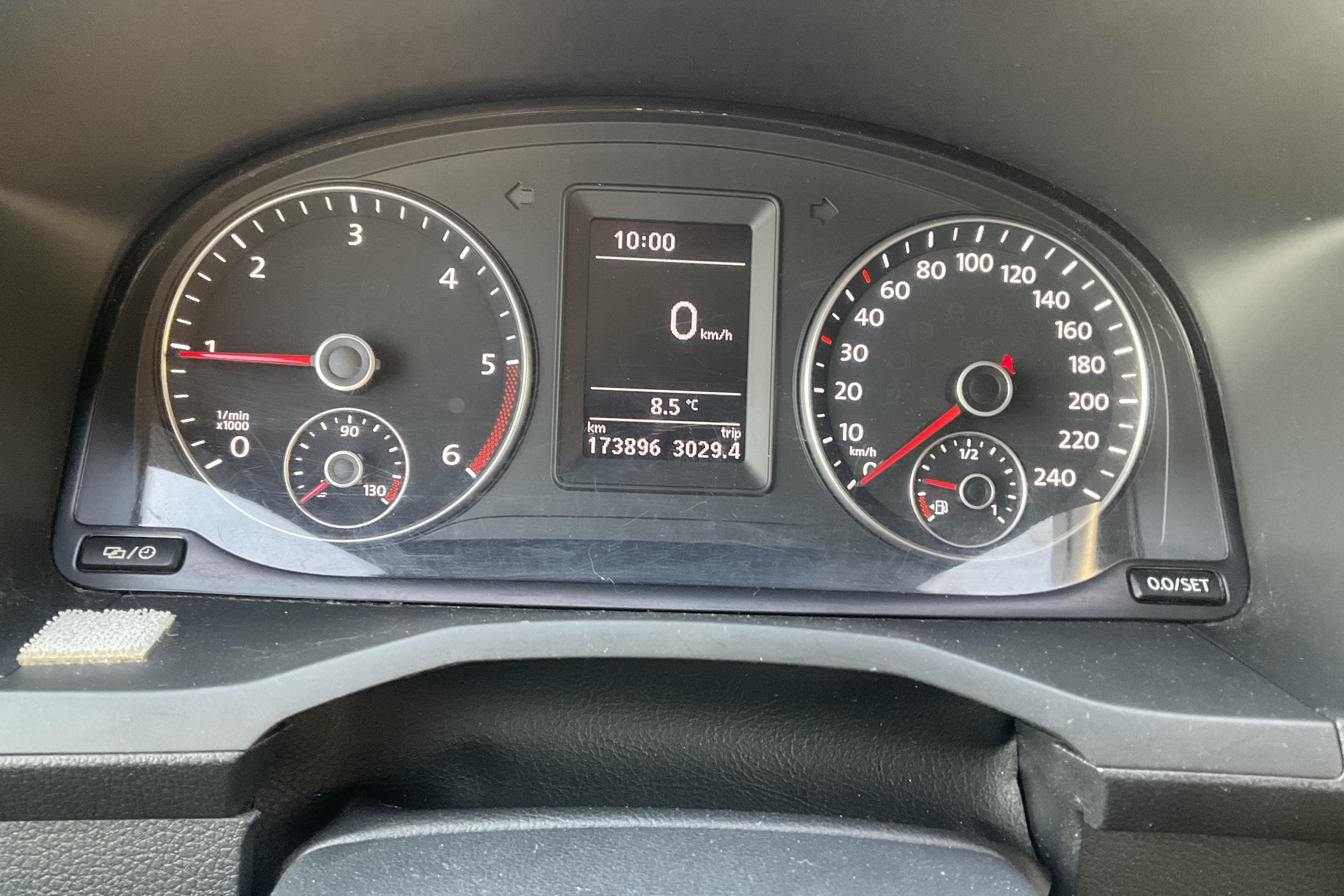 VW Caddy 2.0 TDI Skåp (75hk) - 173 890 km - Manualna - biały - 2017