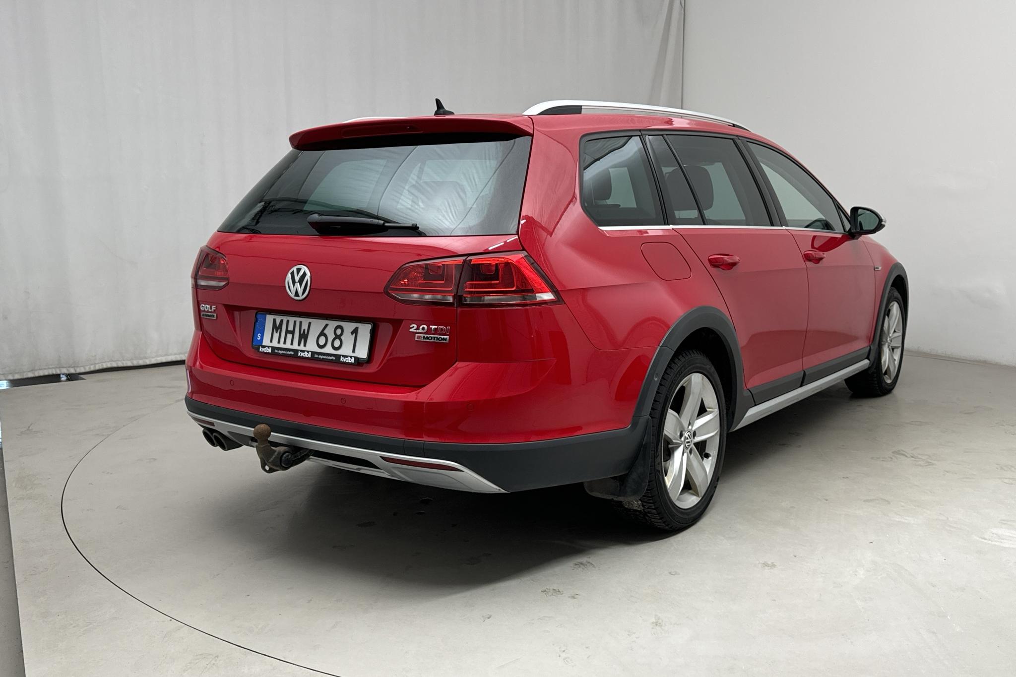 VW Golf Alltrack 2.0 TDI 4Motion (184hk) - 136 030 km - Automatyczna - czerwony - 2016