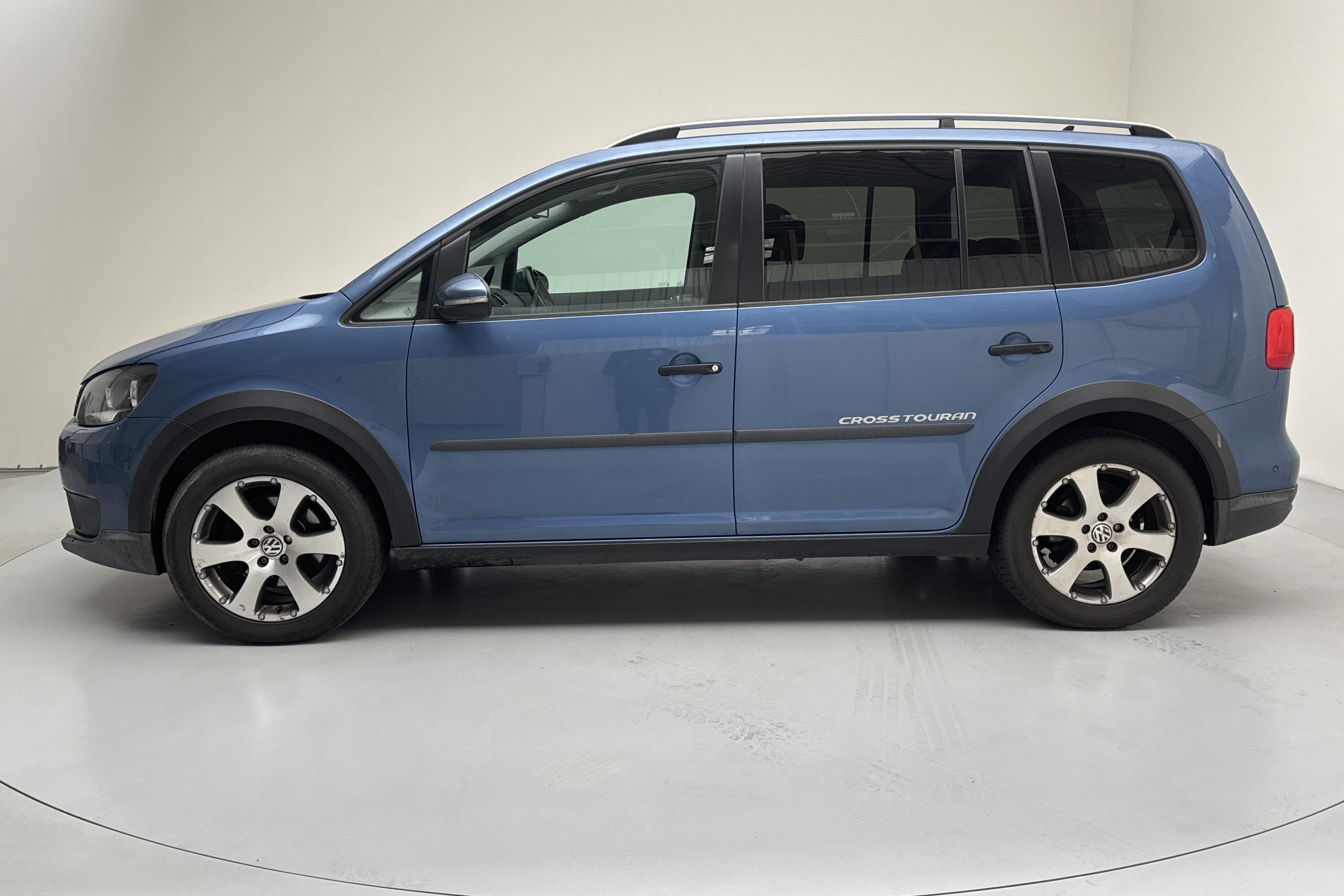 VW CrossTouran 1.4 TSI (140hk) - 290 240 km - Käsitsi - sinine - 2013