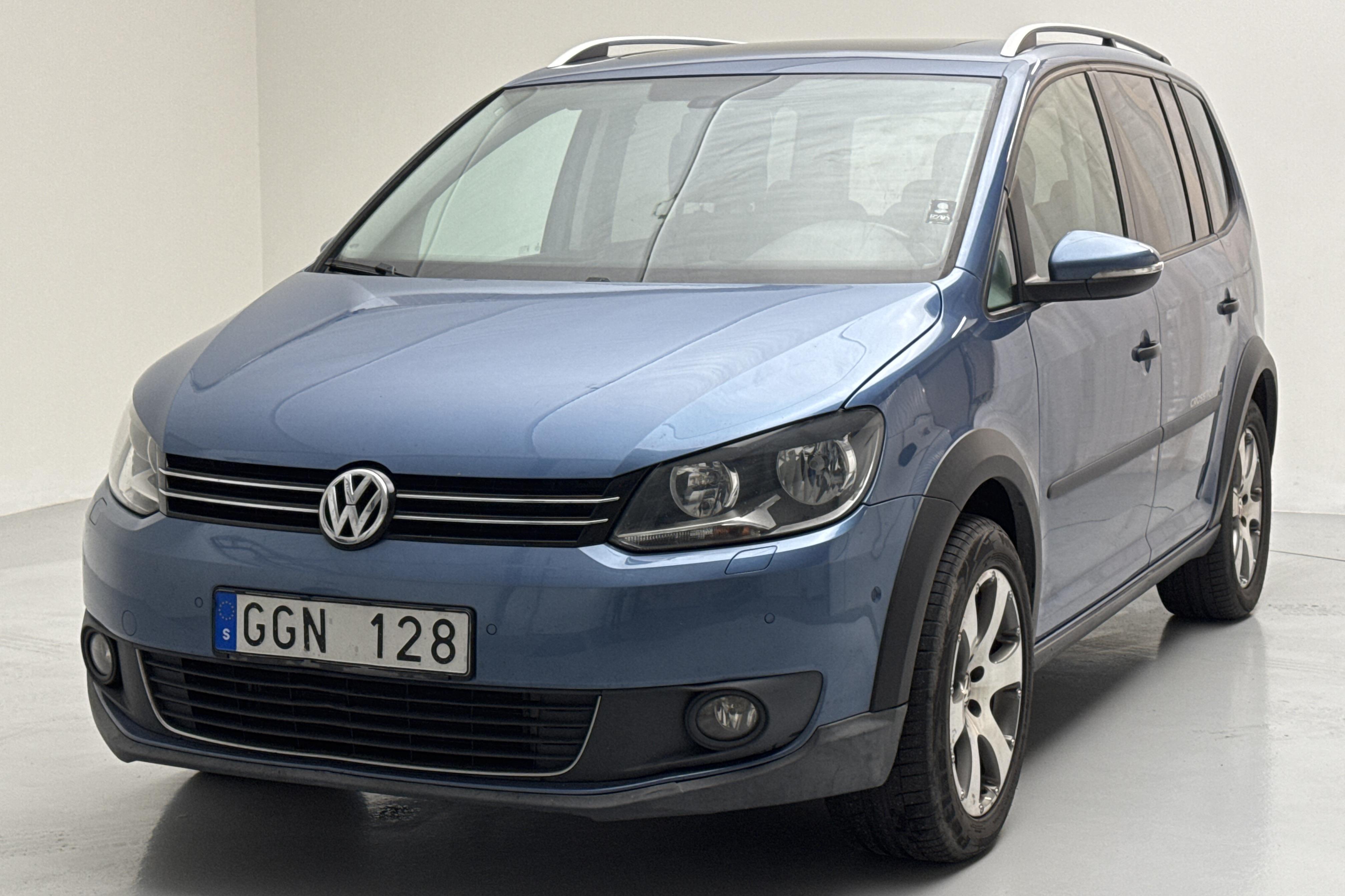 VW CrossTouran 1.4 TSI (140hk) - 290 240 km - Käsitsi - sinine - 2013