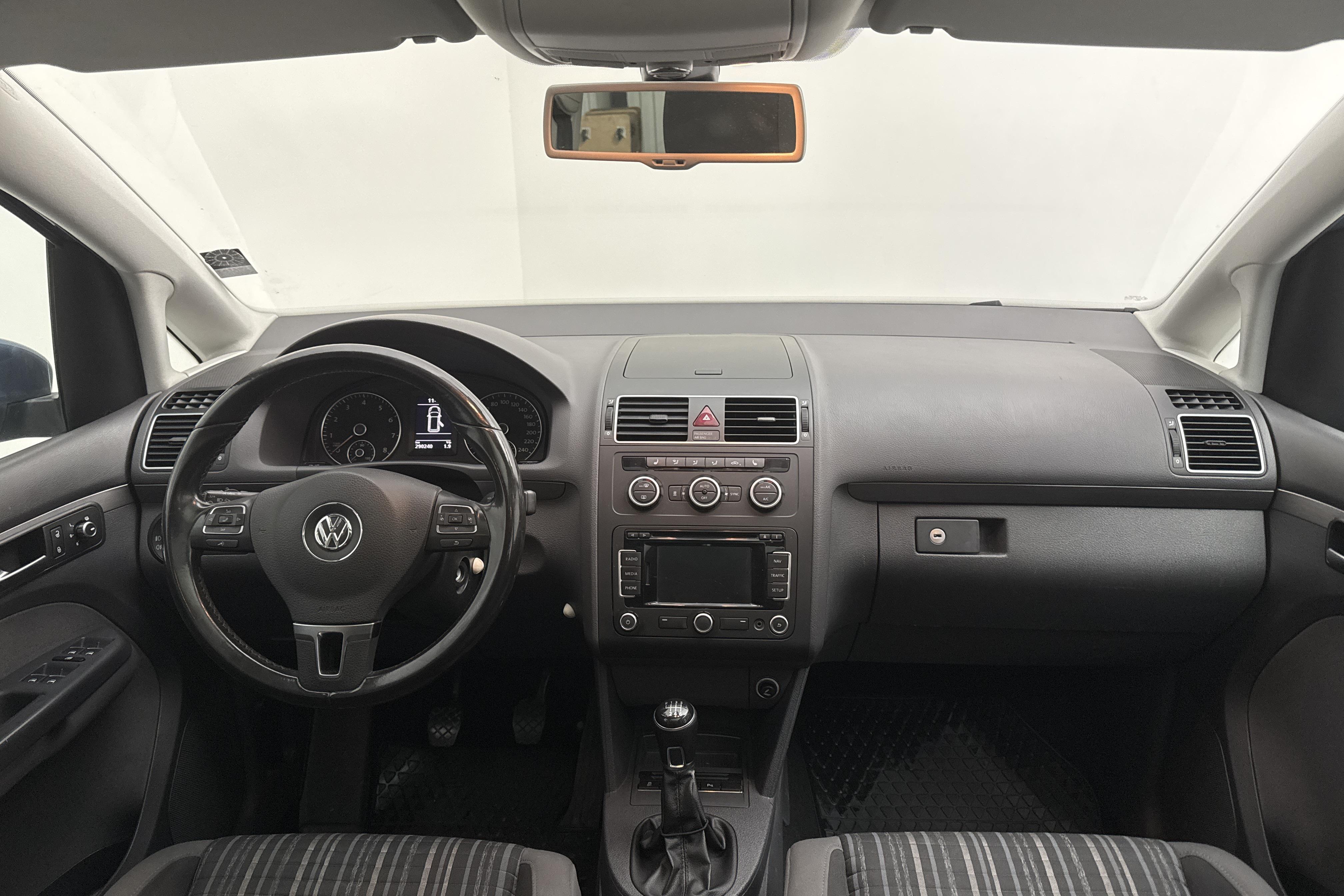 VW CrossTouran 1.4 TSI (140hk) - 290 240 km - Käsitsi - sinine - 2013