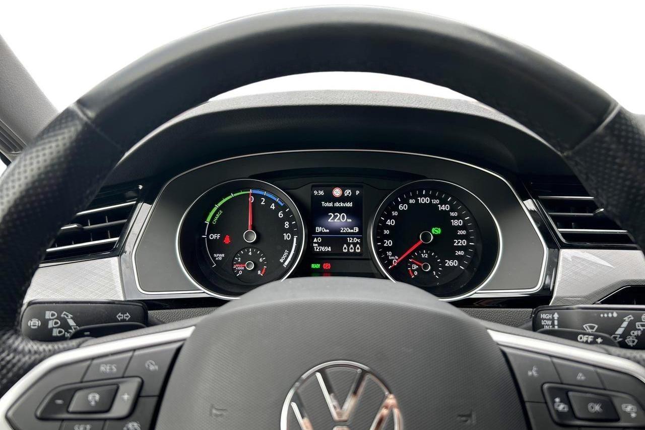 VW Passat 1.4 GTE Sportscombi (218hk) - 127 690 km - Automaatne - valge - 2021