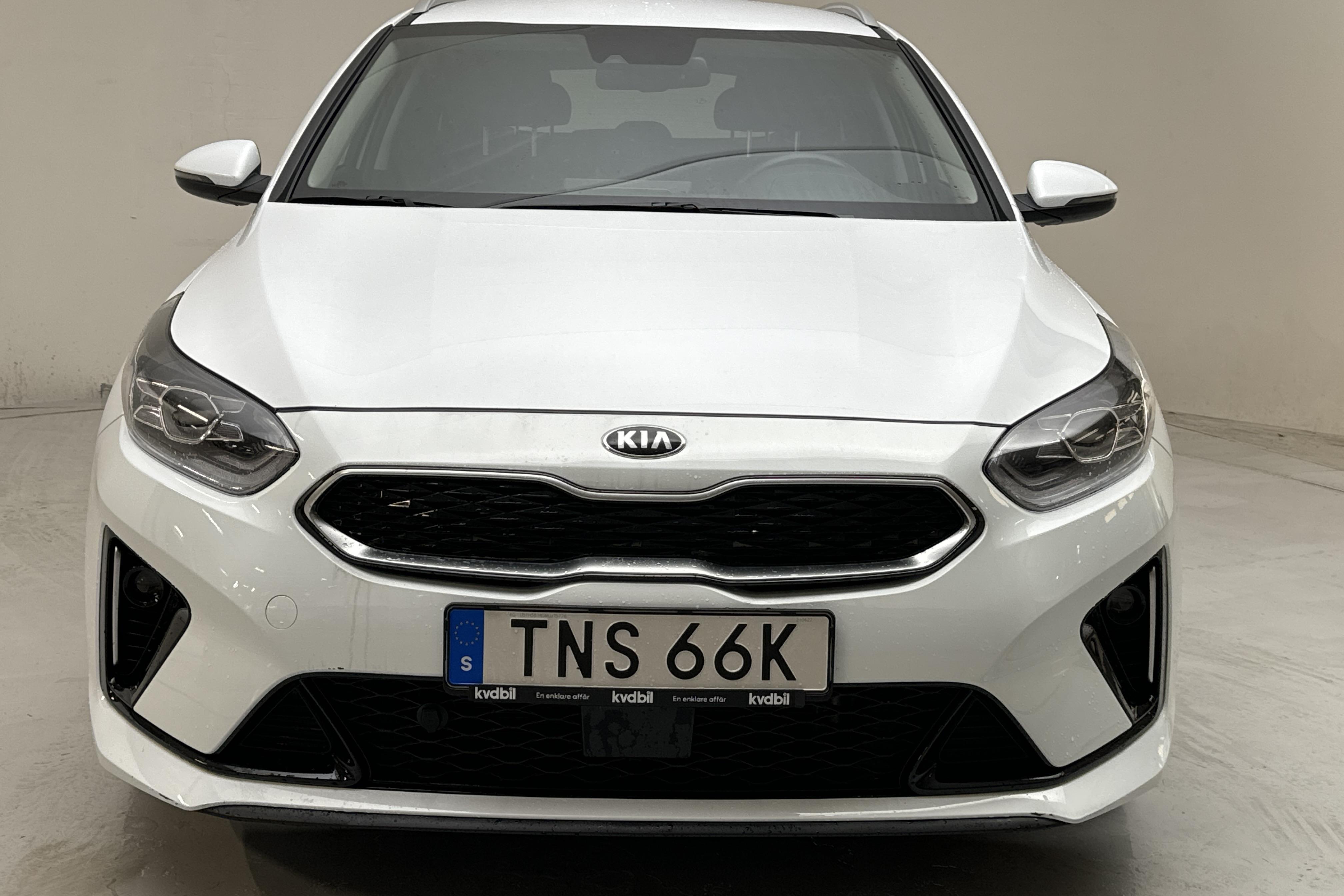 KIA Ceed 1.6 Plug-in Hybrid SW (141hk) - 2 650 mil - Automat - vit - 2021