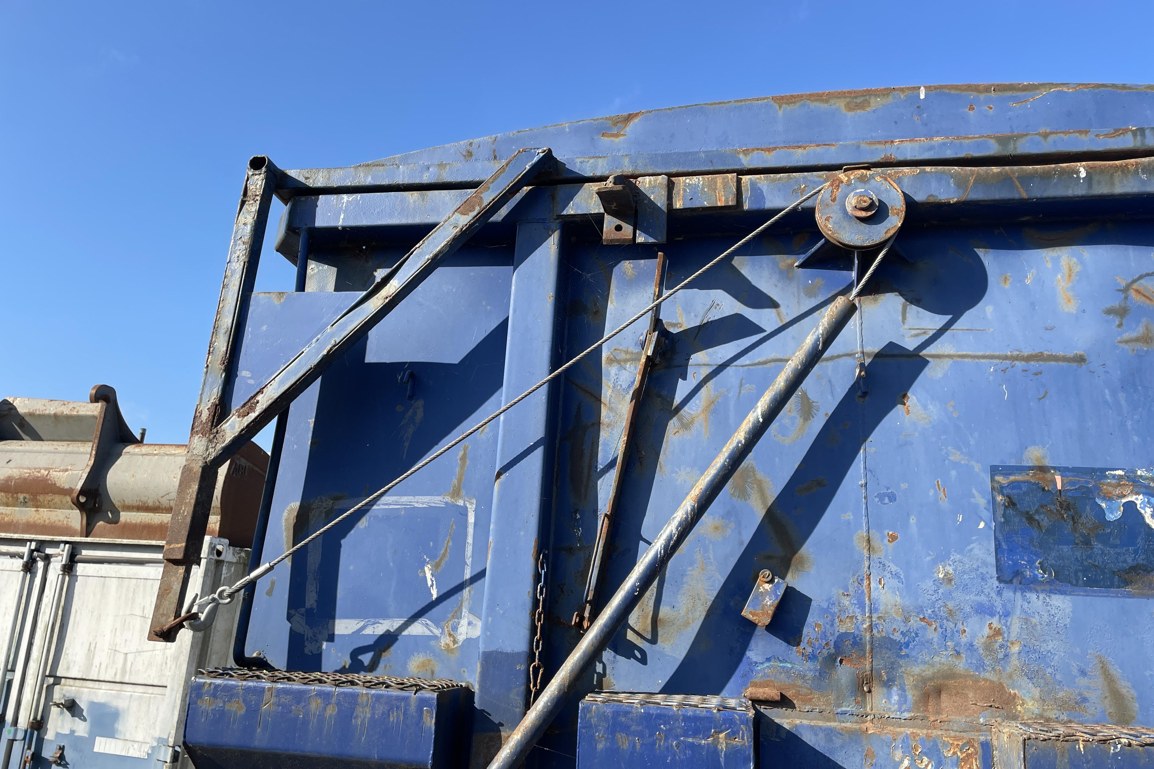 Container med vinsch nätlock 36 kubik - 0 km