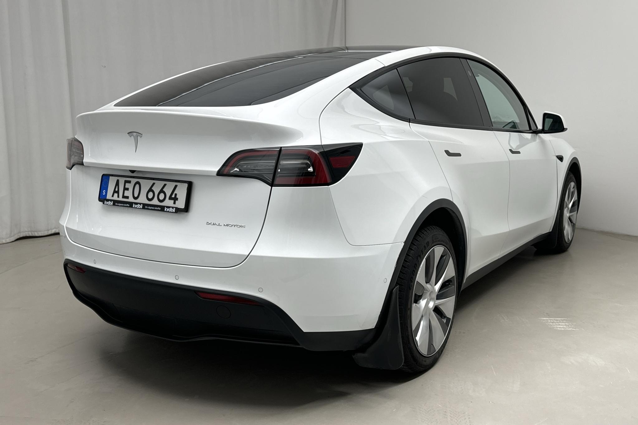 Tesla Model Y Long Range Dual Motor AWD - 39 120 km - Automatic - white - 2022