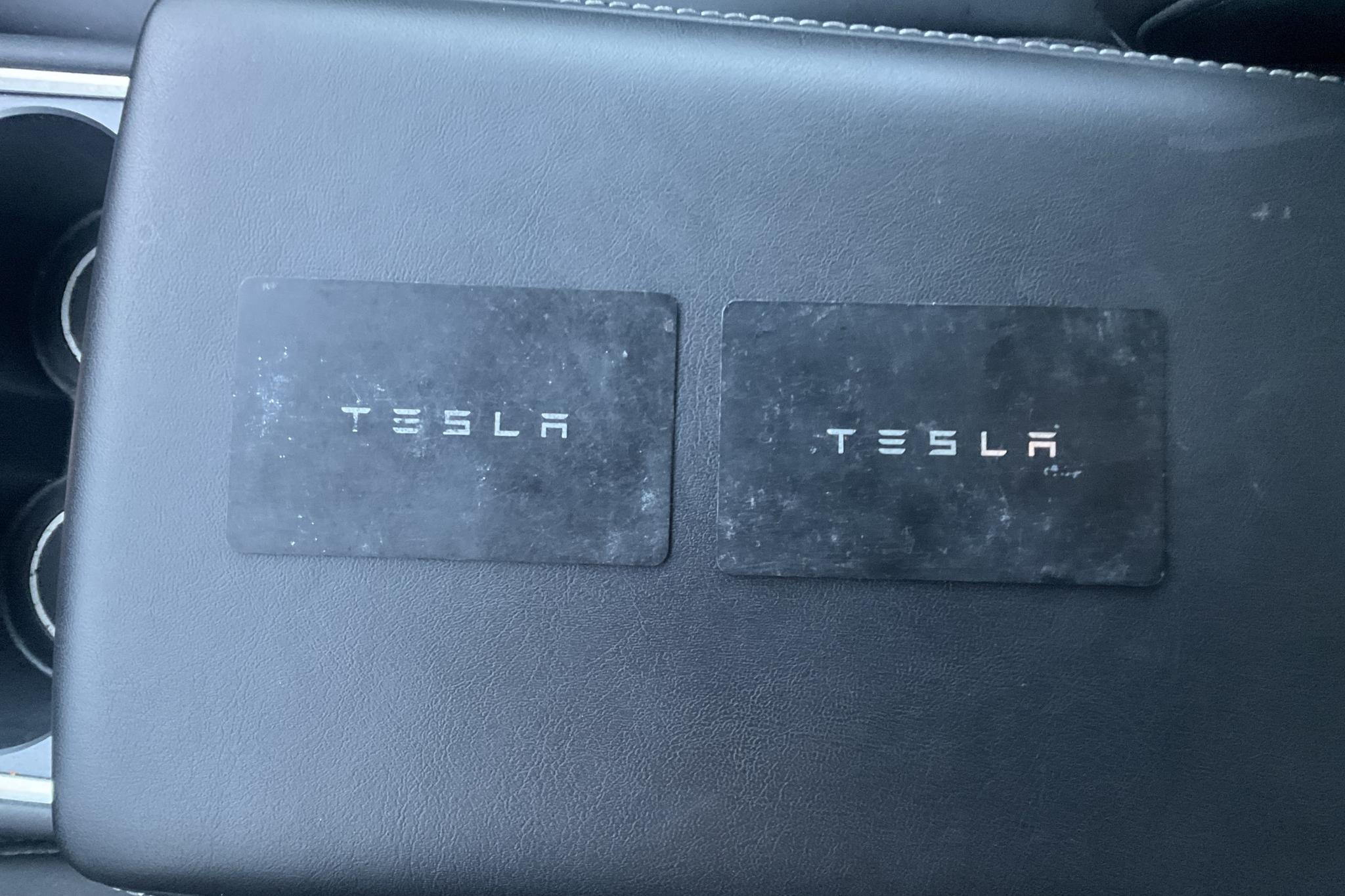 Tesla Model Y Long Range Dual Motor AWD - 39 120 km - Automaattinen - valkoinen - 2022