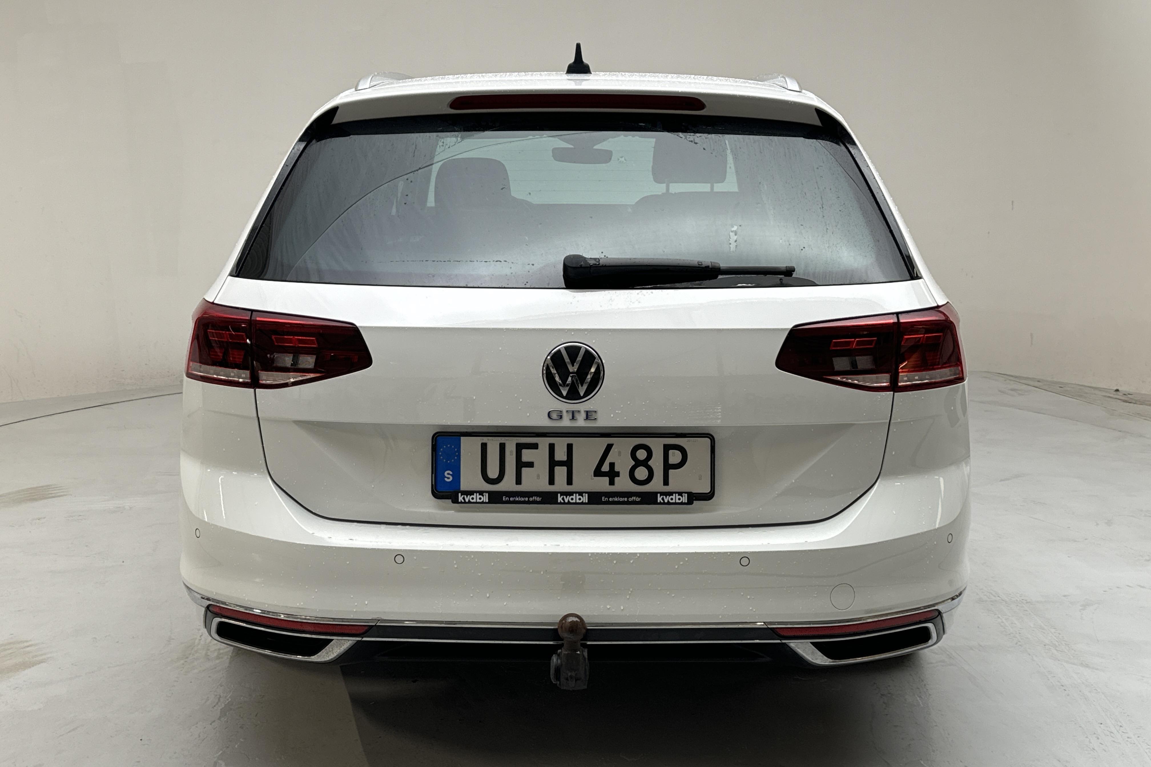 VW Passat 1.4 GTE Sportscombi (218hk) - 133 660 km - Automatyczna - biały - 2021