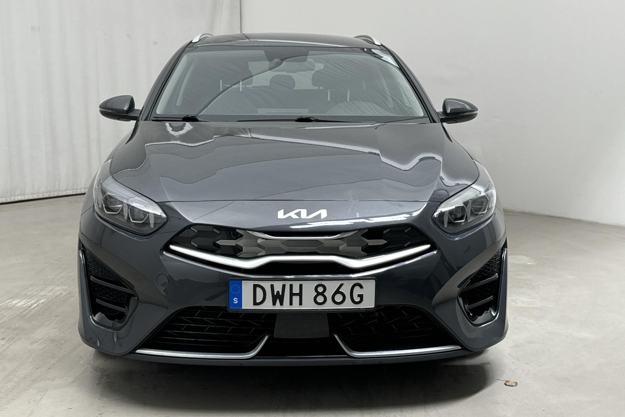 KIA Ceed 1.6 Plug-in Hybrid SW (141hk) - 3 148 mil - Automat - grå - 2022