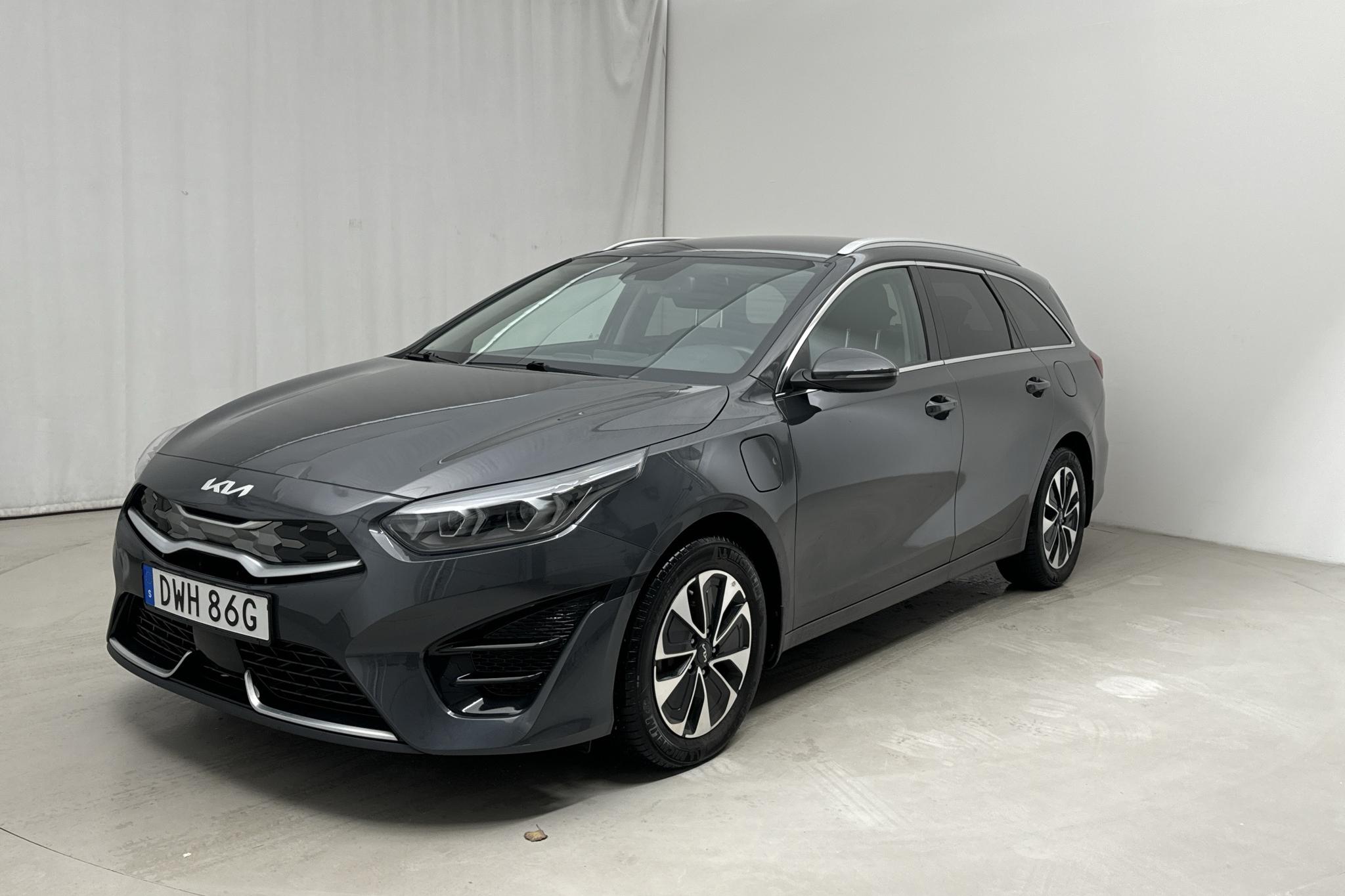 KIA Ceed 1.6 Plug-in Hybrid SW (141hk) - 3 148 mil - Automat - grå - 2022