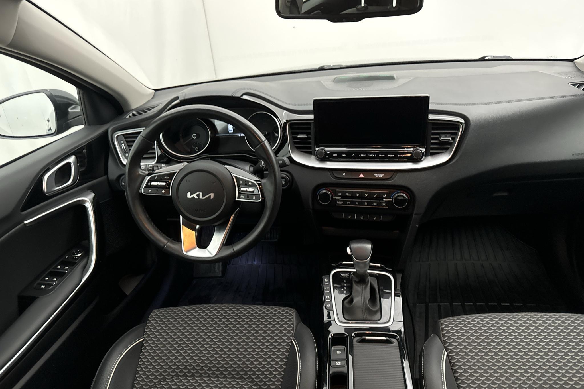 KIA Ceed 1.6 Plug-in Hybrid SW (141hk) - 3 148 mil - Automat - grå - 2022