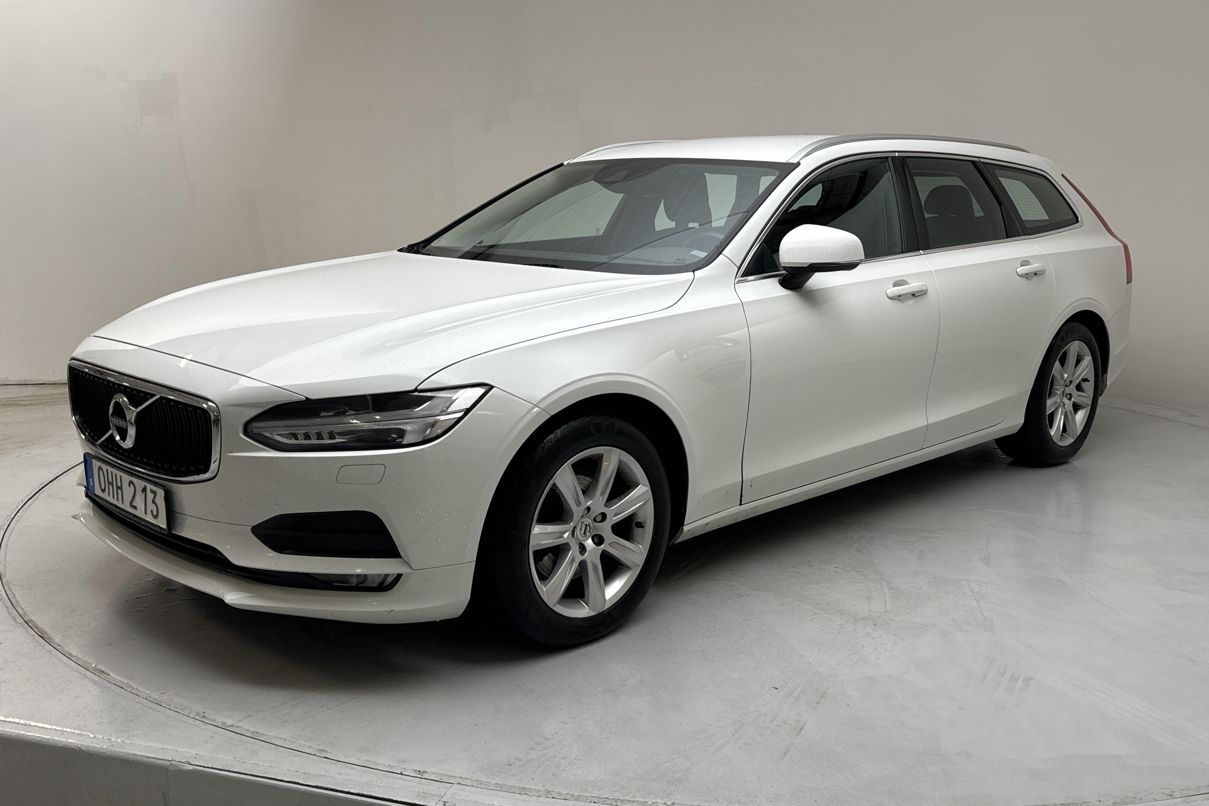 Volvo V90 D4 (190hk) - 221 900 km - Automatyczna - biały - 2017